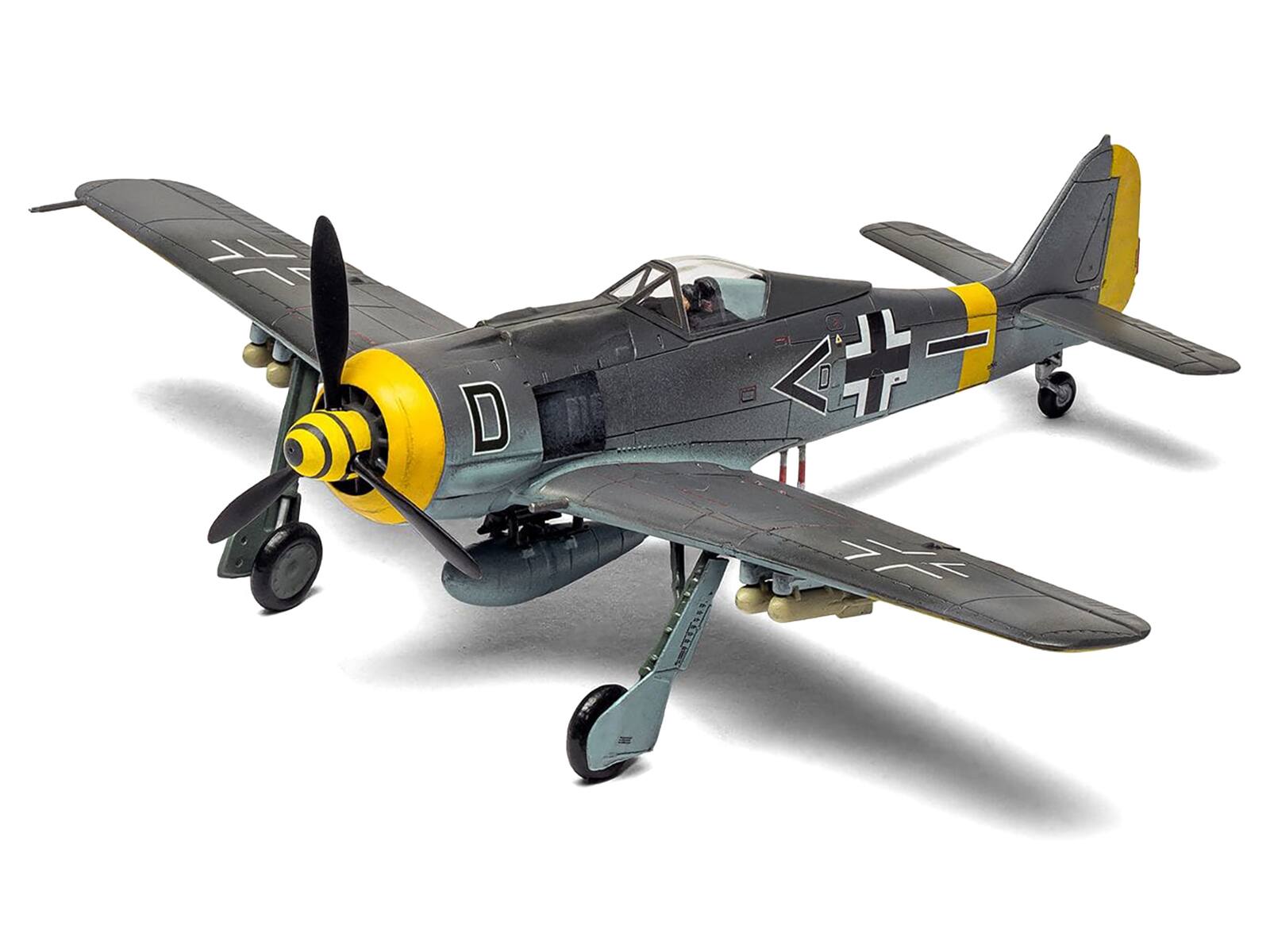 Back. Airfix - Level 1 Model Kit Focke-Wulf Fw190-A8/F-8 Fighter Aircraft with 2 Scheme Options 1/72 Plastic Model Kit by Airfix - Multi.