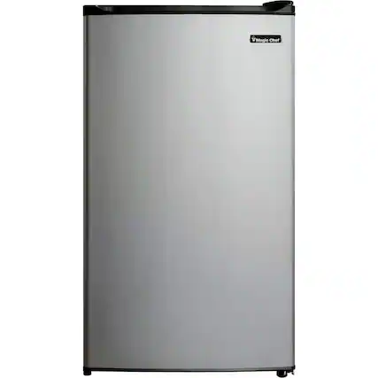 Front. Magic Chef - 3.5 Cu. Ft. Mini Fridge - Silver.