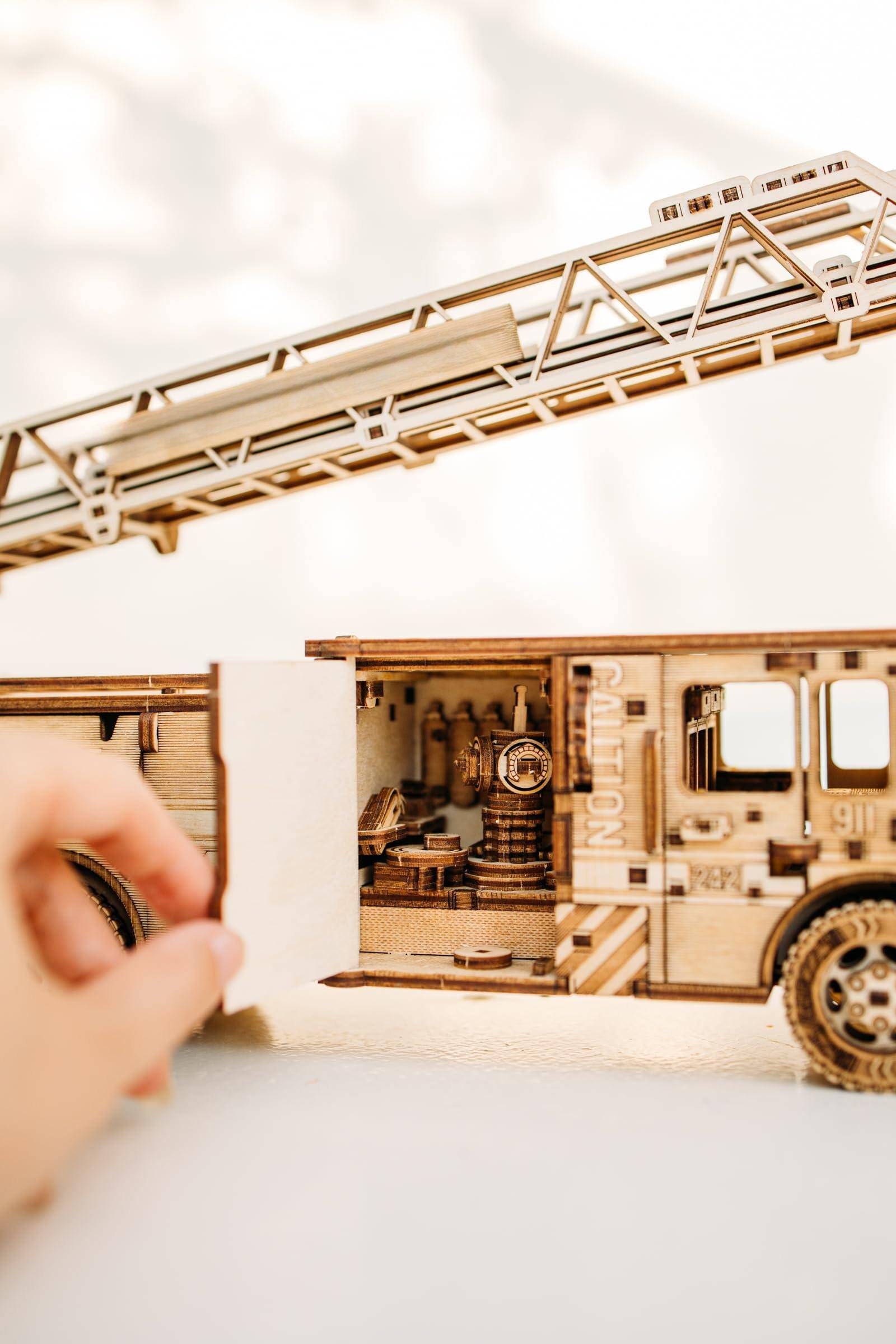 JETRANSPORT Rescue Firetruck Movable Rotating Extendable Ladder 3d ...