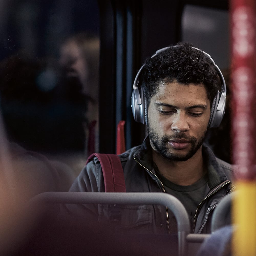 Alt View 17. Bose - QuietComfort 35 Wireless Noise Cancelling Headphones - Black.