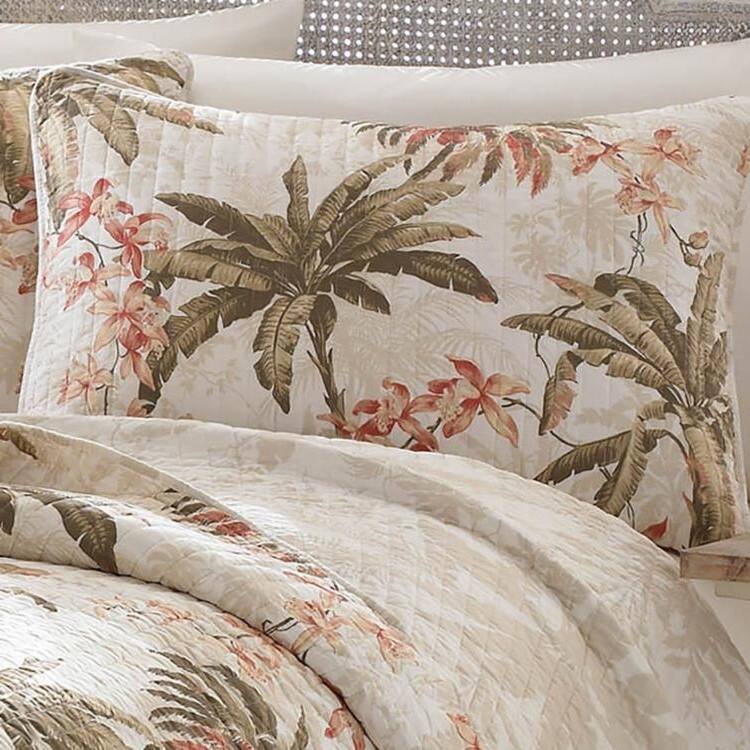 Angle. Hivvago - King Cotton Coastal Palm Tree Floral 3 Piece Reversible Quilt Set - Multicolor.