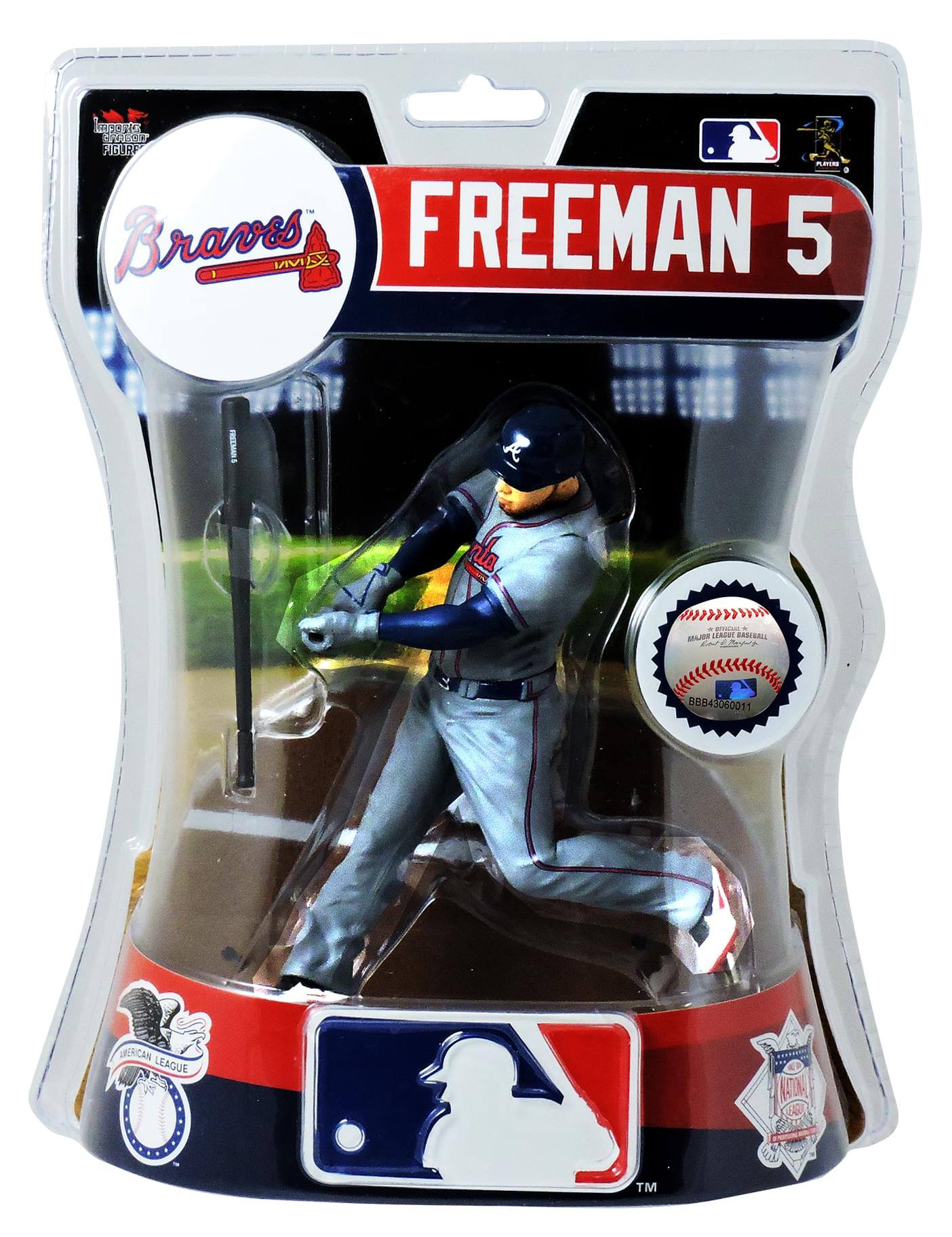 Sure, here is the corrected and grouped text from the image:

---

**Top Left:**
- "Braves"

**Top Right:**
- "FREEMAN 5"

**Bottom Left:**
- "AMERICAN LEAGUE"

**Bottom Right:**
- "NATIONAL LEAGUE"

**Sticker on the Ball:**
- "OFFICIAL BASEBALL OF THE MAJOR LEAGUE BASEBALL"
- "BB843060011"

**Other Text:**
- "1999"
- "2000"
- "FIGURE"

---

This should cover all the visible text in the image.