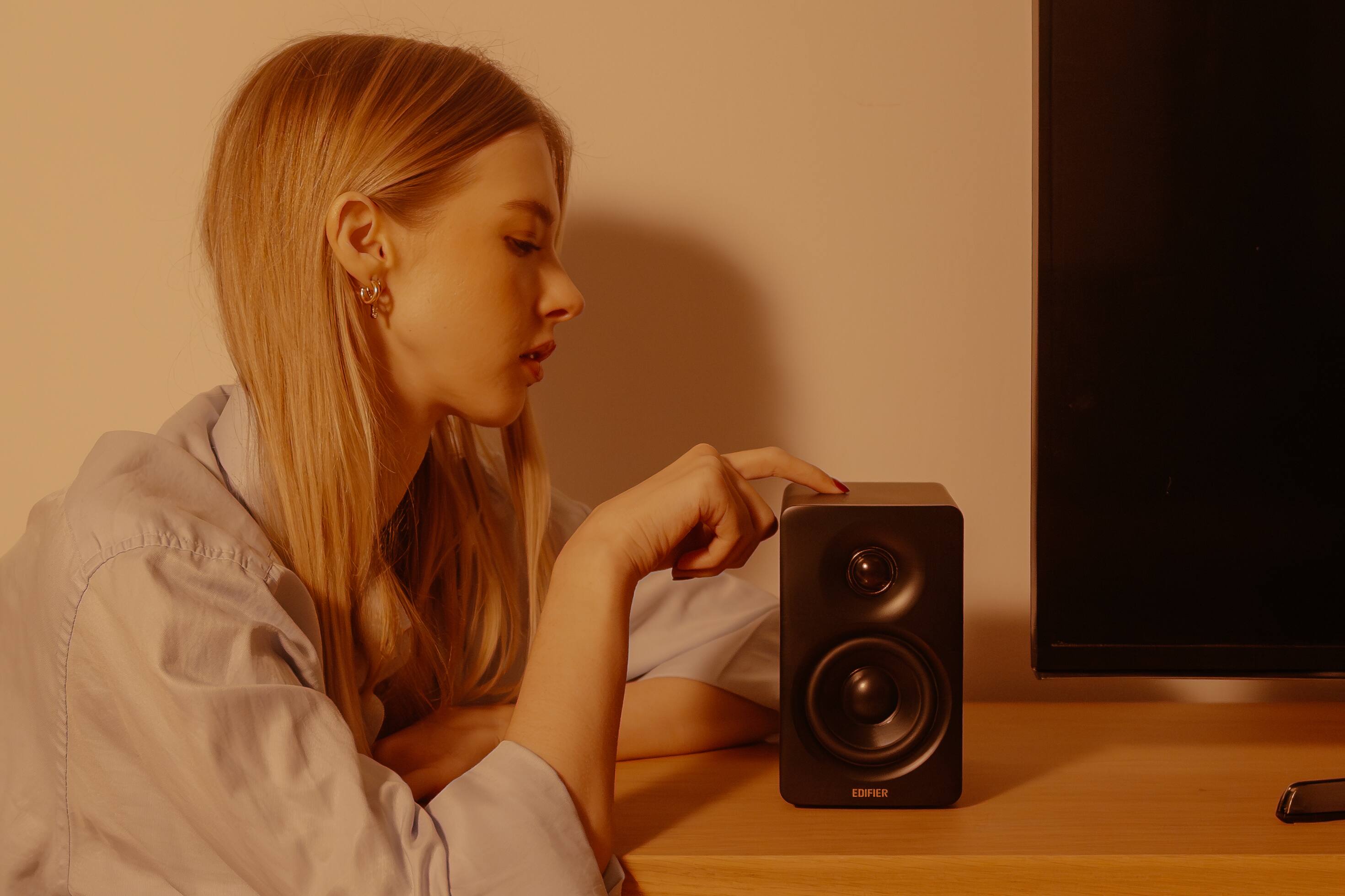 Alt View 10. Edifier - M60 Compact Desktop 2.0 Speakers (Pair) - Oak Brown.