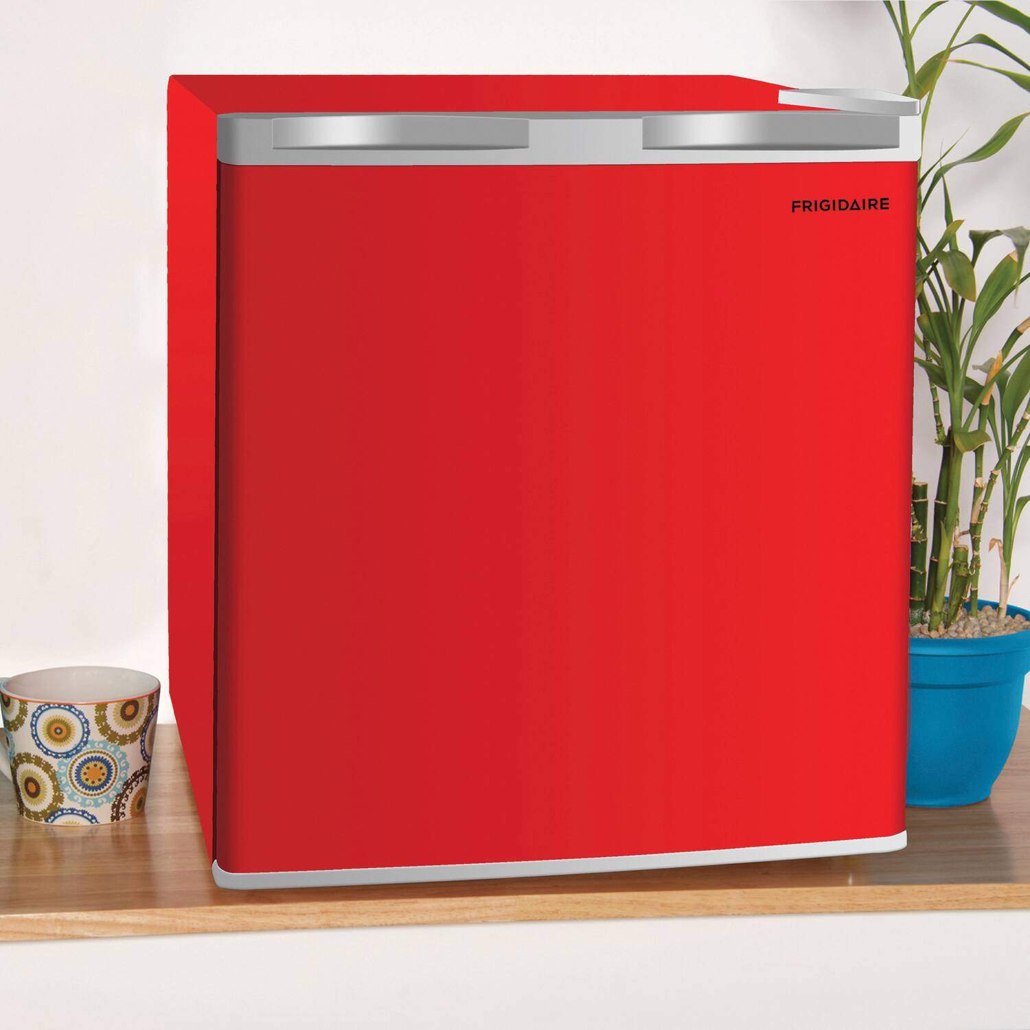 Back. Frigidaire - 1.6-Cu.-Ft. 50-Watt Compact Refrigerator (Red) - Red.