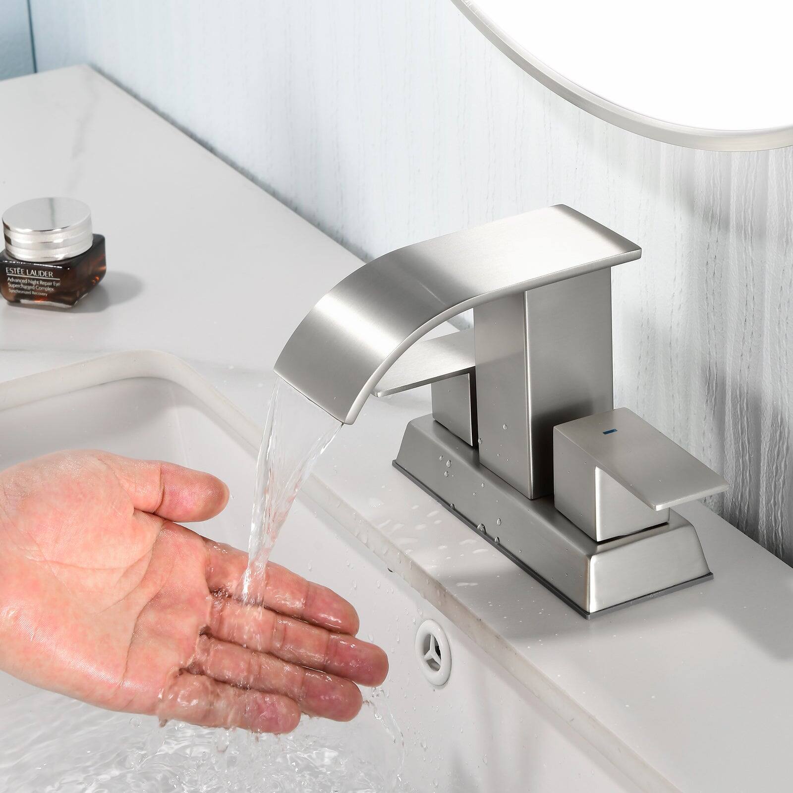 The text on the image reads:

"ESTÉE LAUDER
Advanced Night Repair
Synchronized Recovery Complex II"