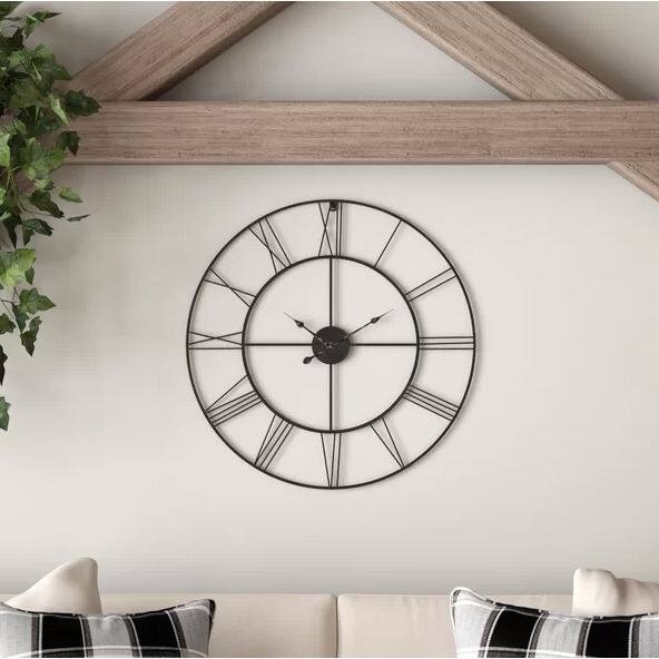 Left. Hivvago - Hivvago Round 24-inch Metal Wall Clock with Roman Numerals - Gray.