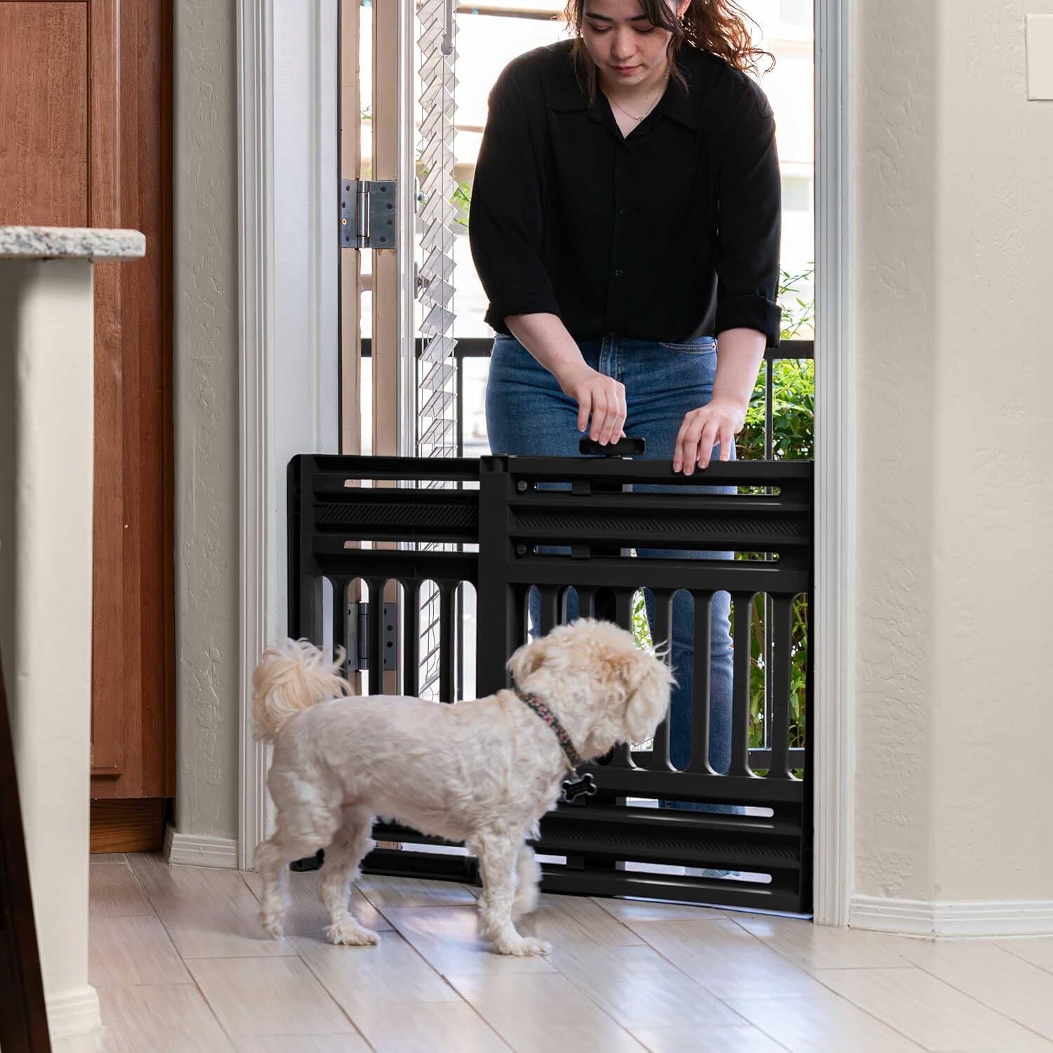 Alt View 6. IRIS USA - IRIS USA 24"-39" Portable Plastic Expandable Pet Gate, Adjustable Pet Barrier, 25" Tall.