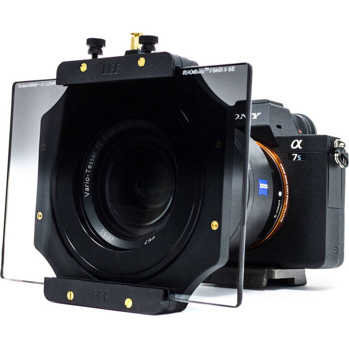 Sure, here is the corrected text:

Suheelder-REUZNA LEE 1 FSD.9 SE RHOdium™ FSD.9 SE  
Tessar Vario-ZEISS L9m  
α 7s  
FE 4/24-70 ZA OSS  
MADE CMOS E-mount  
REALFRAME