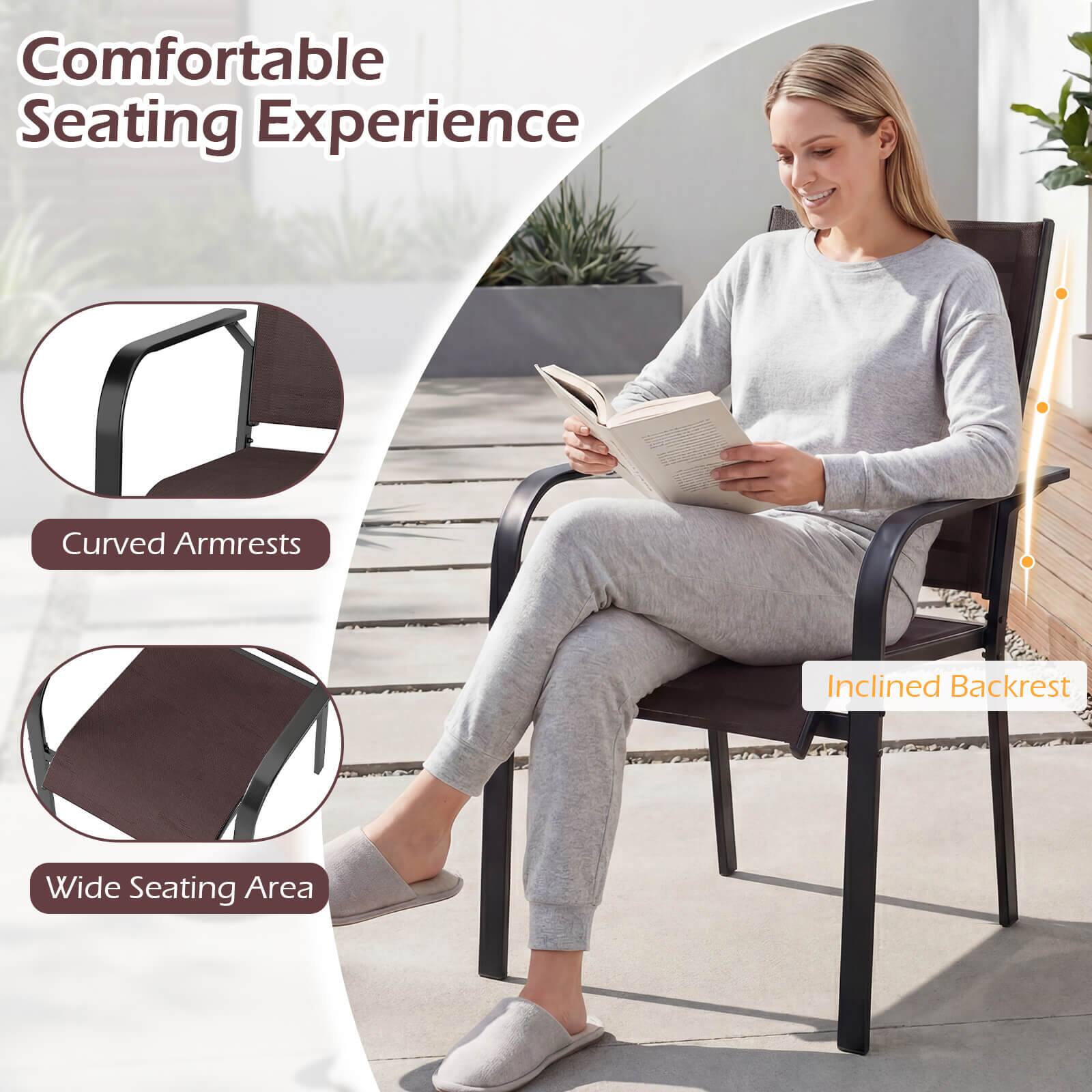 Comfortable Seating Experience  
Curved Armrests  
Inclined Backrest  
Wide Seating Area