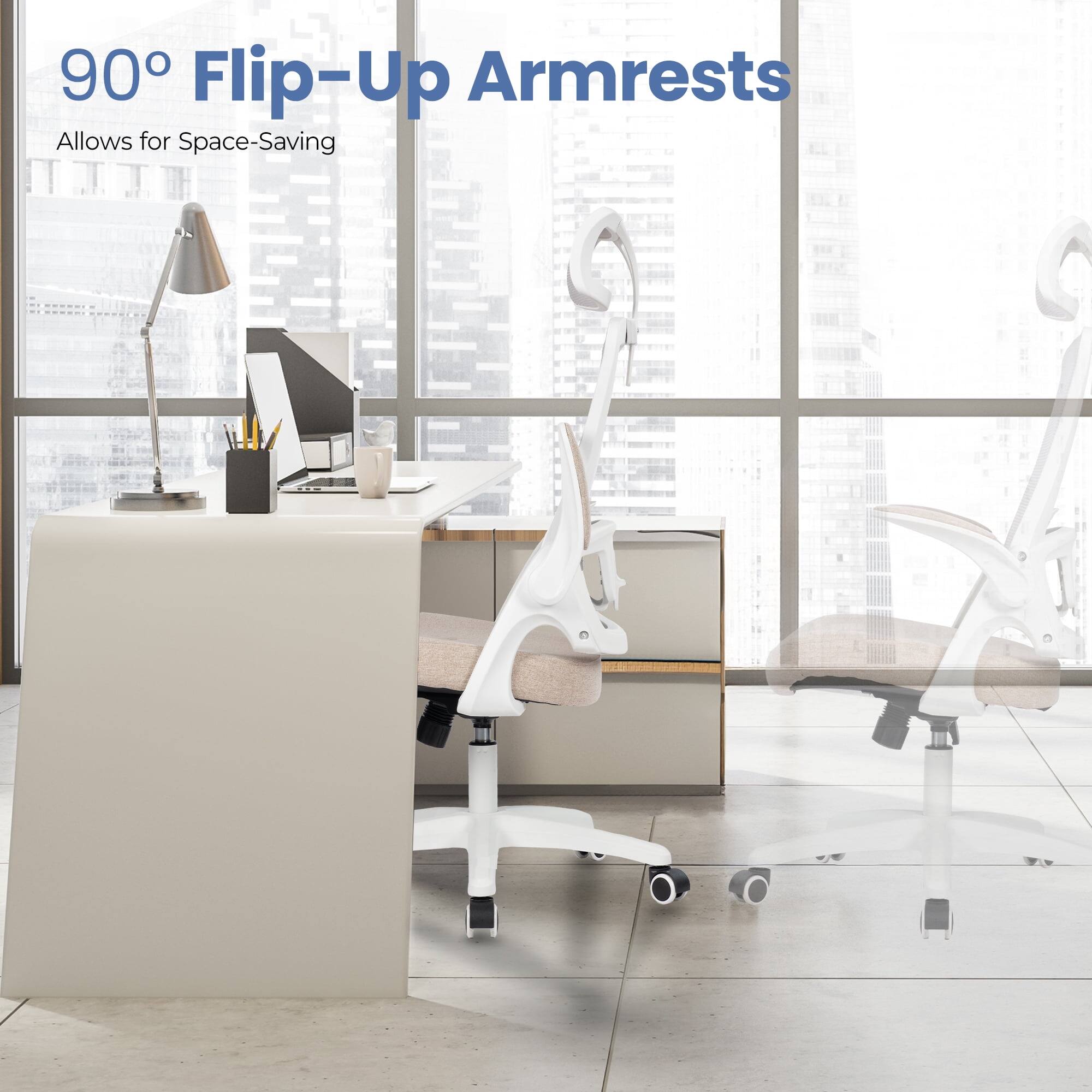 90° Flip-Up Armrests  
Allows for Space-Saving