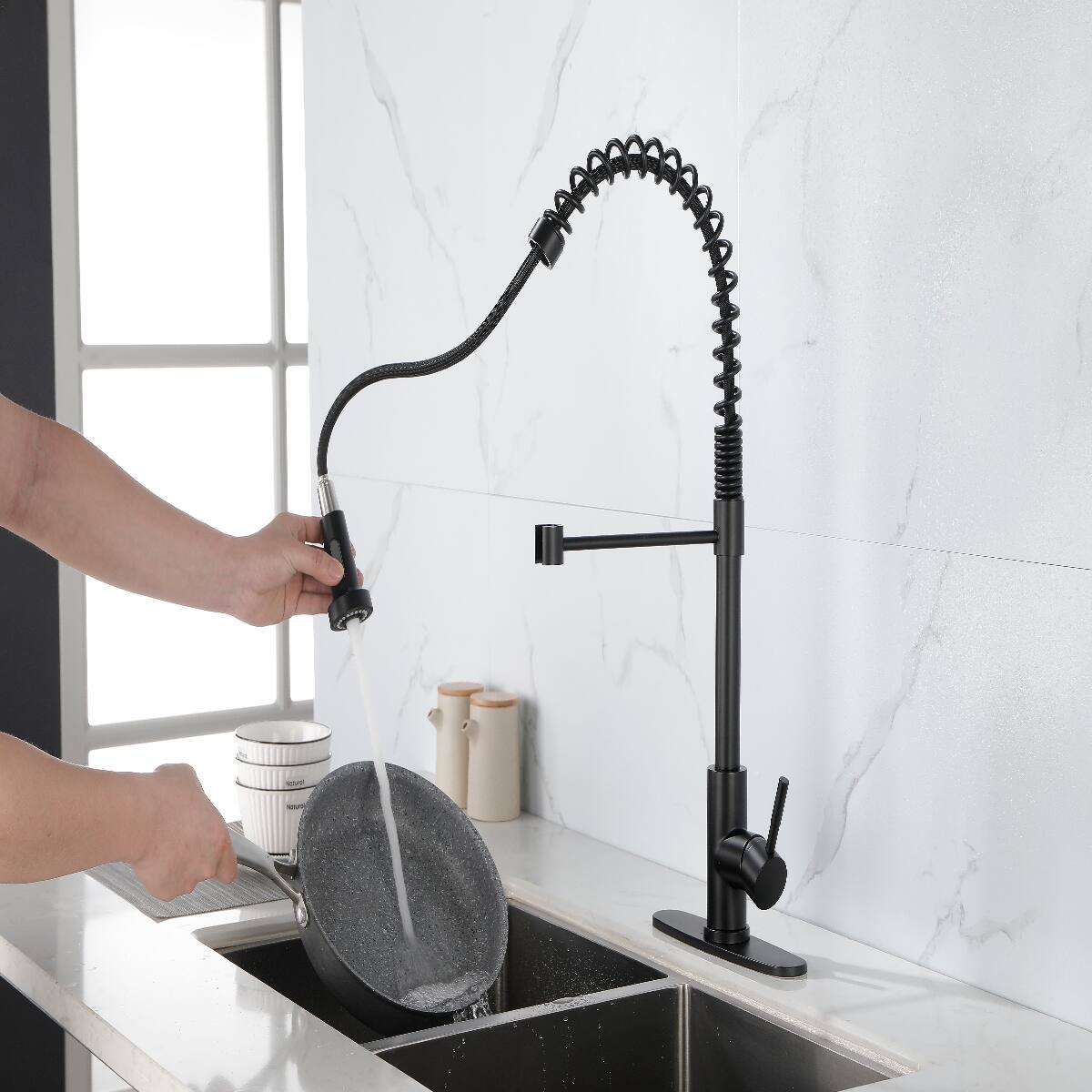 Back. Ropilly - Ropilly Spring Kitchen Faucet with Pull Out Sprayer, Matte Black Stainless Steel Single Handle Single Hole Faucet - Matte Black.