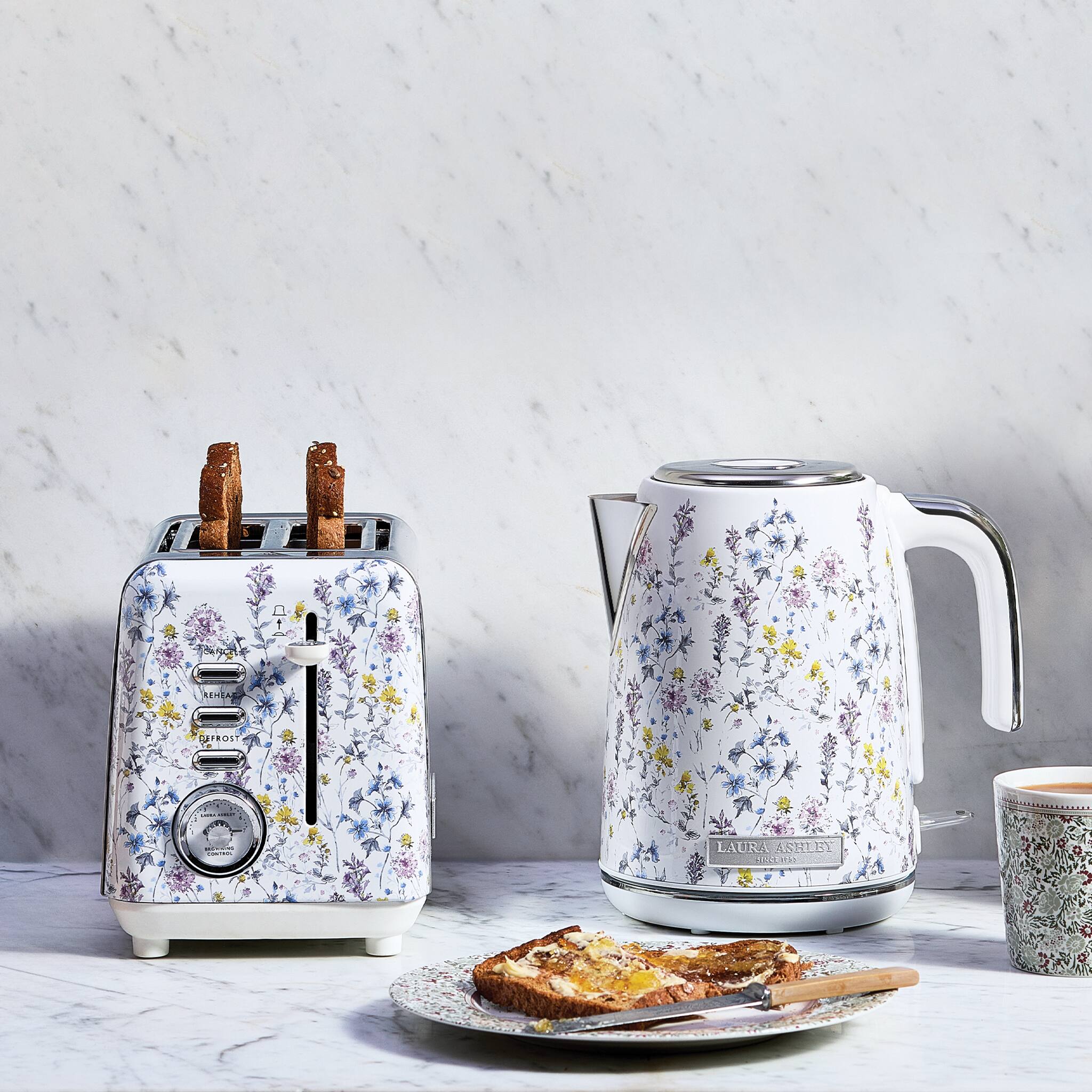 8 CUPROST: LAURA ASHLEY  
Perfect Itis