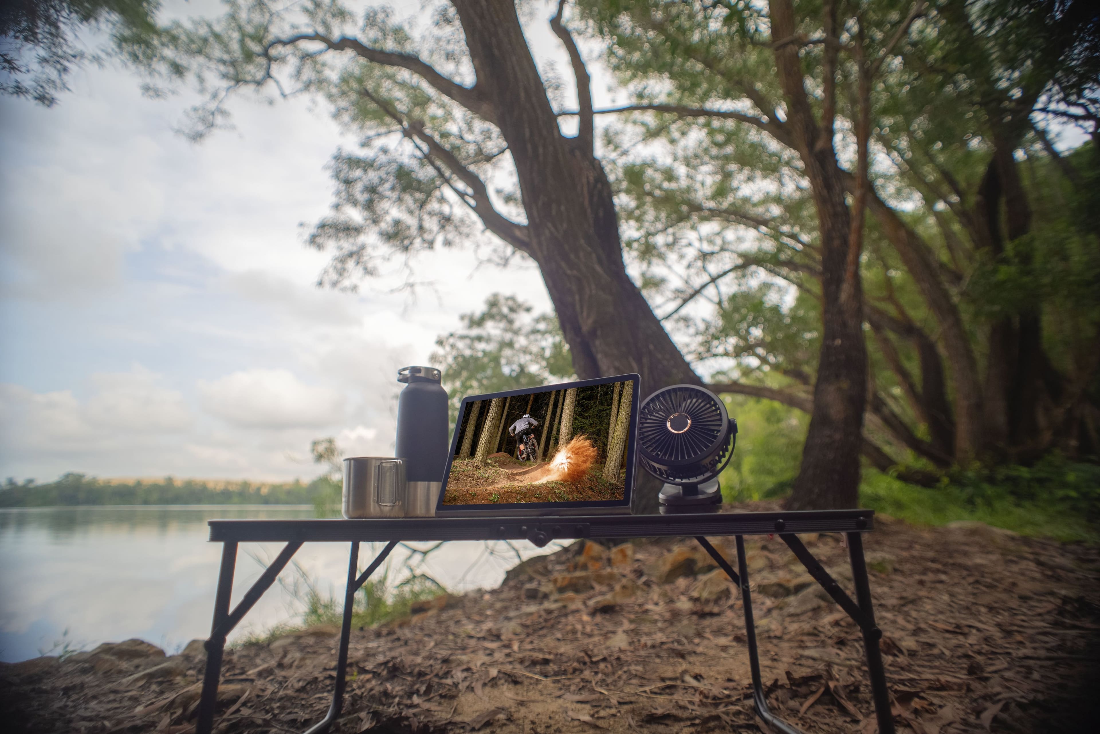 Alt View 16. Lenovo - Tab Plus - 11.5" 2K Tablet - 8GB RAM - 128GB UFS - Luna Grey.