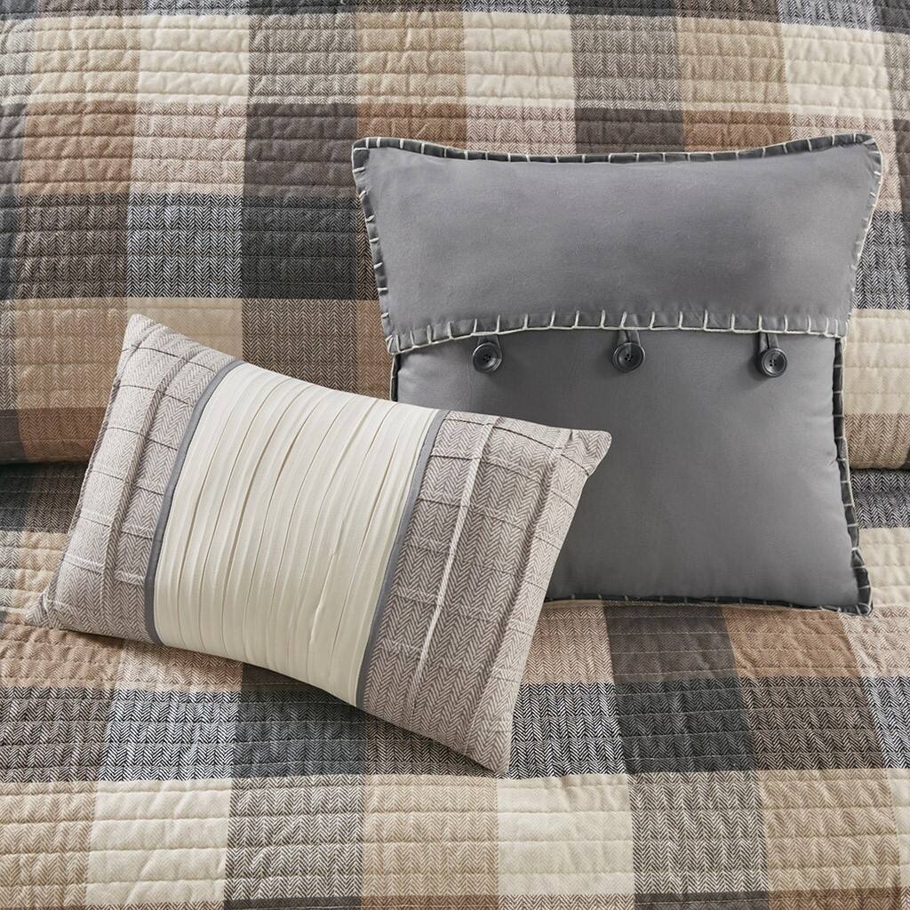 Alt View 3. Gracie Mills - Gracie Mills Nanette 6 Piece Printed Herringbone Quilt Set with Throw Pillows - Neutral.