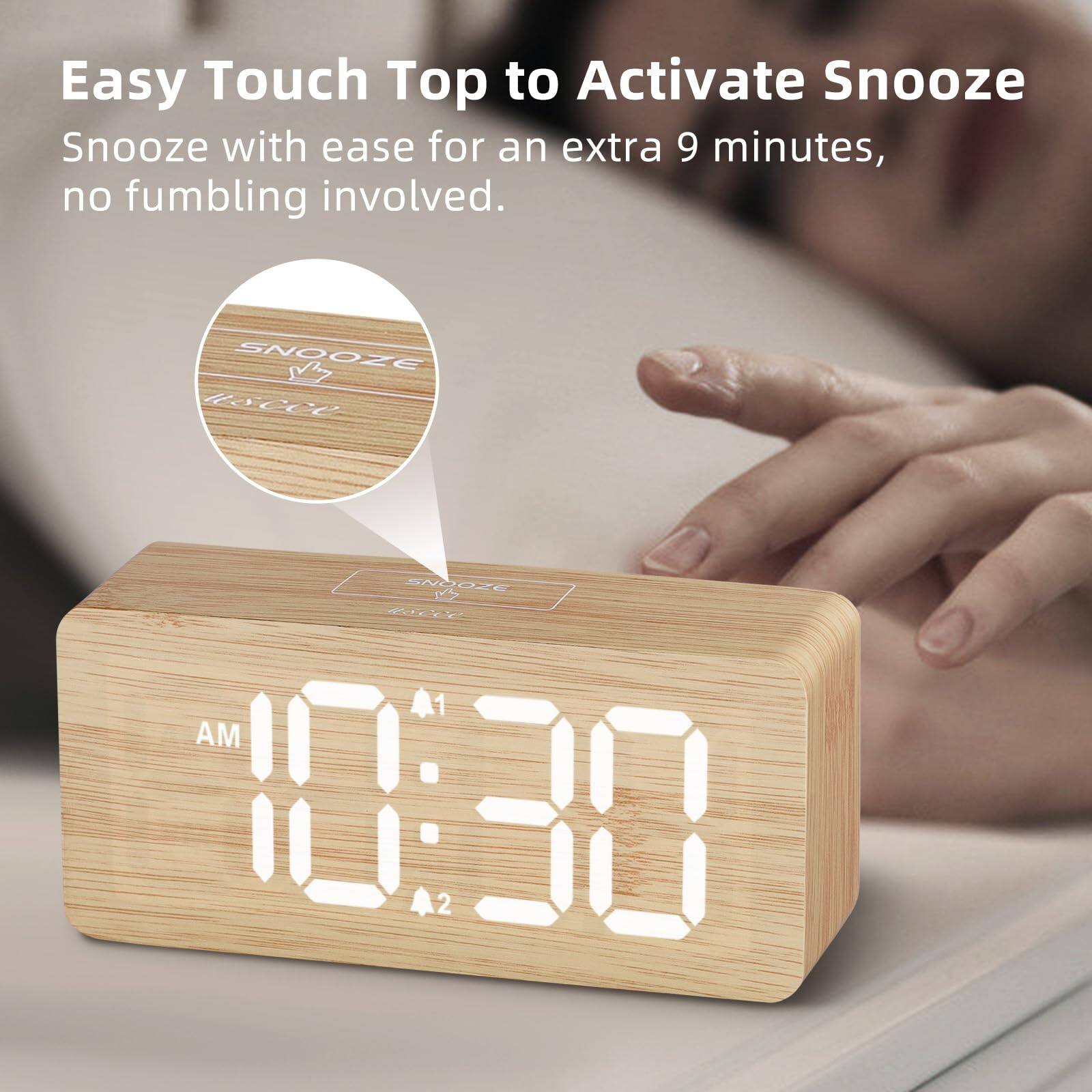 Easy Touch Top to Activate Snooze  
Snooze with ease for an extra 9 minutes, no fumbling involved.