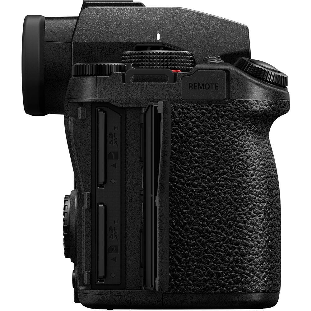 Alt View 5. Panasonic - Panasonic Lumix S5 II Mirrorless Camera + 64GB Memory Card + Card Reader + More - Black w/ Starter Bundle.