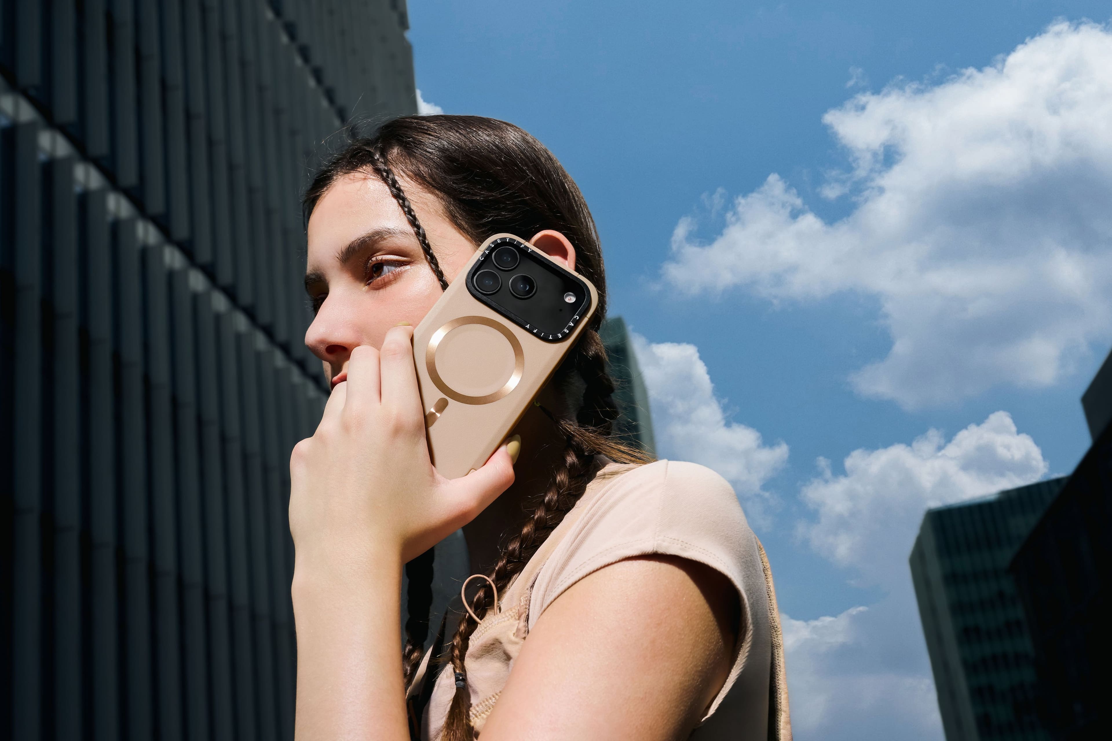 CASETiFY フォース iPhone 17 ケース トープ CASETiFY Apple iPhone 17 Pro Max Force Case Taupe CTF-34740056