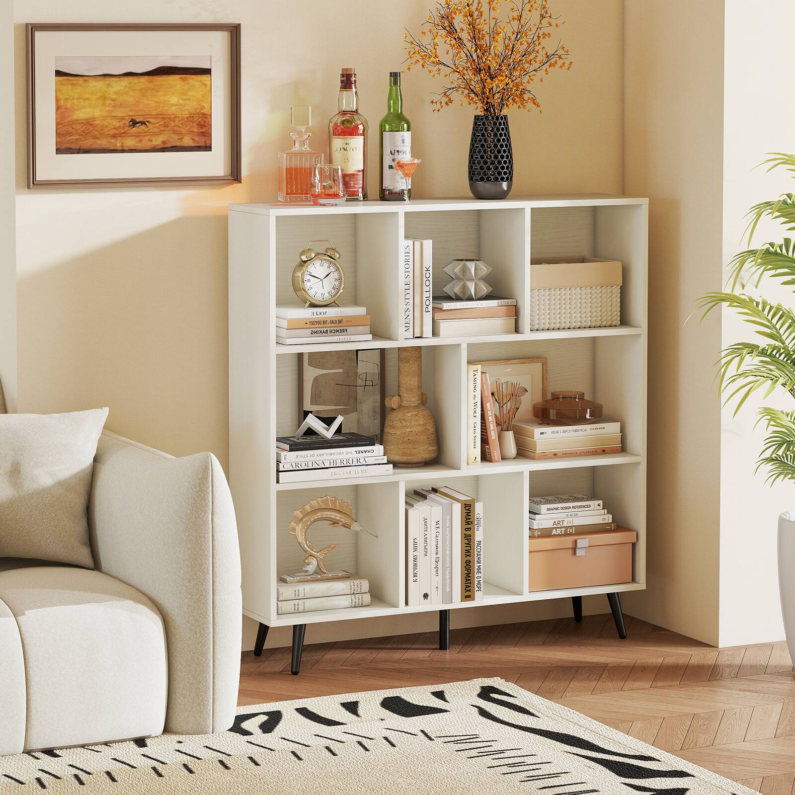 The text on the image is:

- "CAROLINA HERRERA"
- "MINNIE STYLESTONES"
- "POLLOCK"
- "ART"
- "ART"