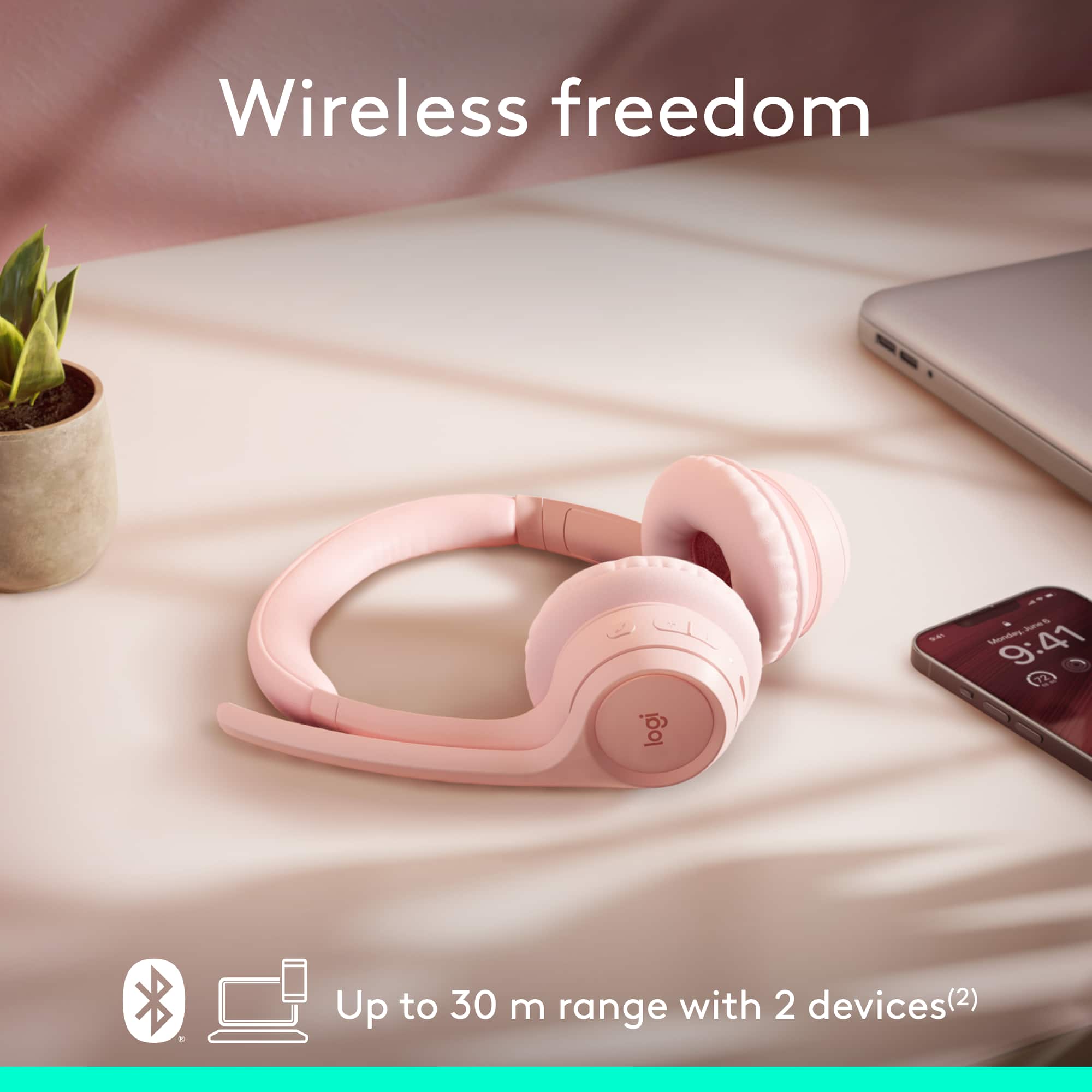 Wireless freedom Logitech headphones. Up to 30 meters with 2 devices.