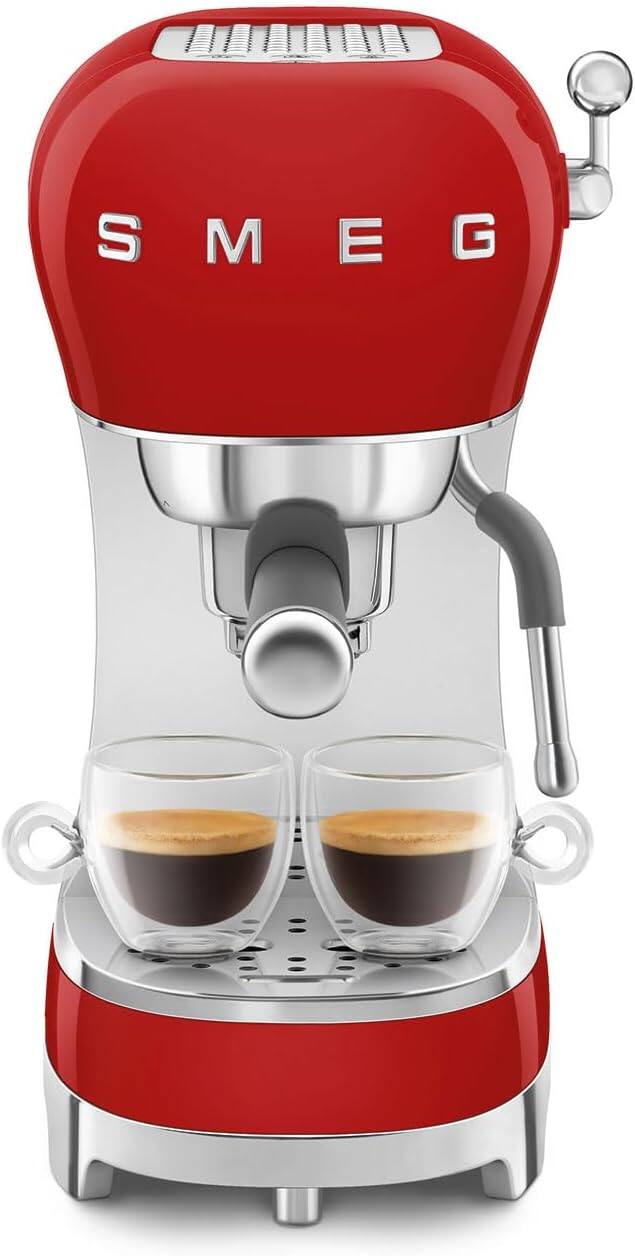 Angle. SMEG - Manual Espresso Machine ECF02 - Red.