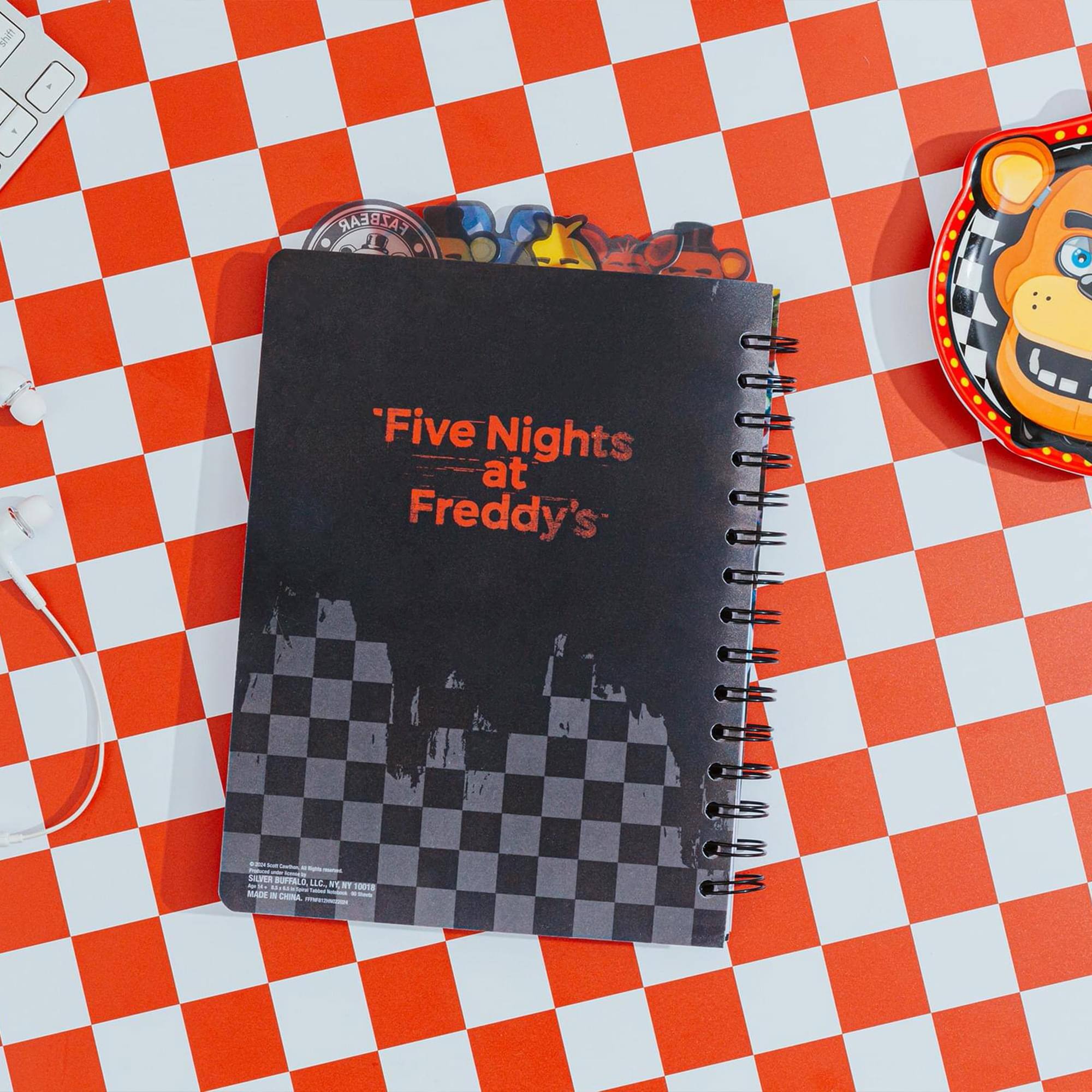 "Five Nights at Freddy's"

SILVER BUFFALO, LLC, NY 10018
MADE IN CHINA