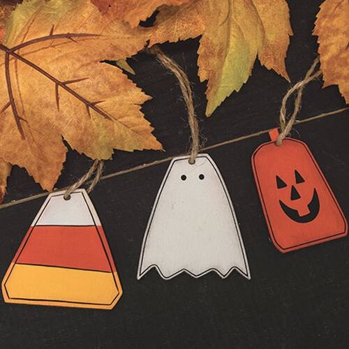 Angle. BreeBe - 3/Set  Halloween Friends Ornaments - Multi.