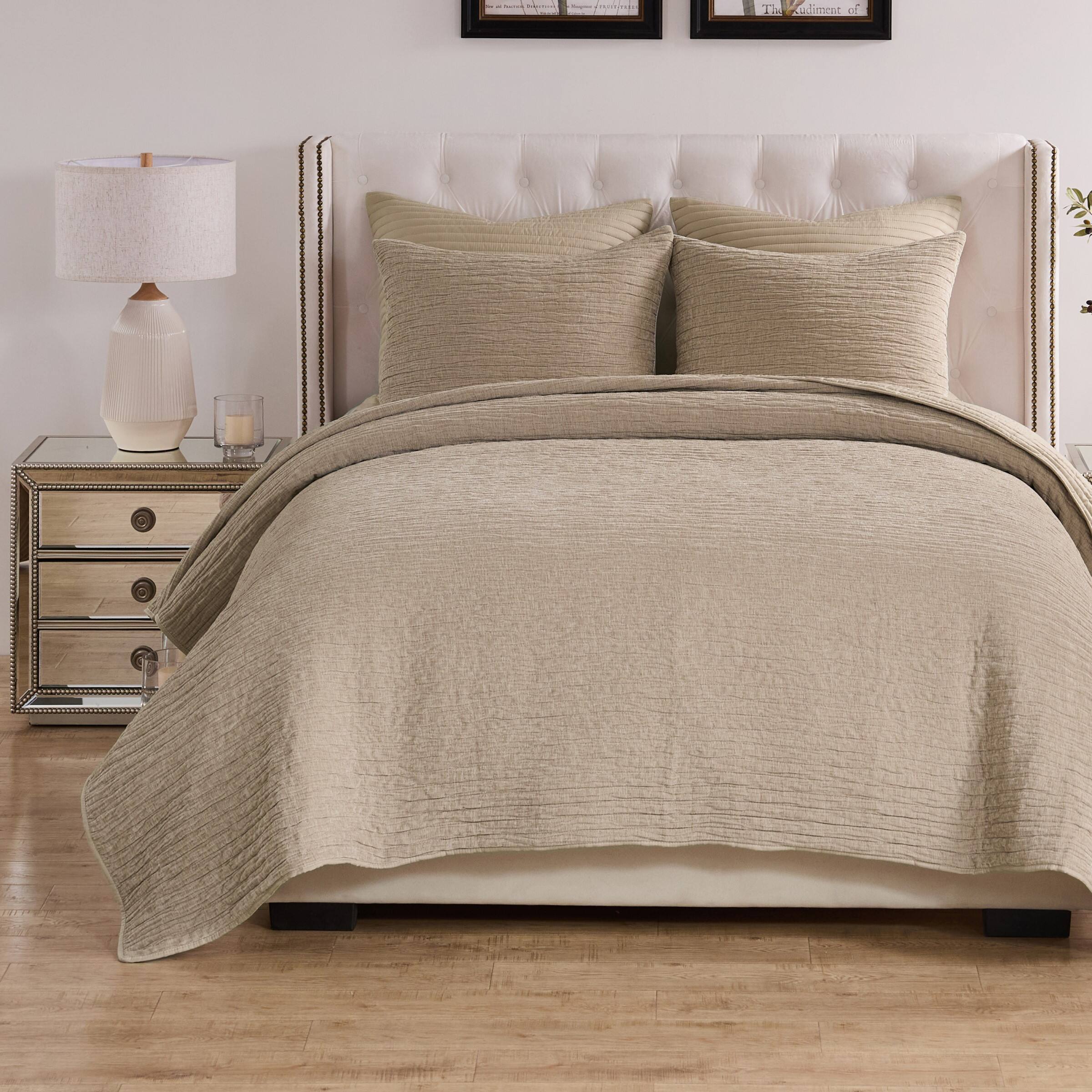 Angle. BreeBe - Velvet Crush Khaki Quilt Set 3-Piece Full/Queen - Khaki.
