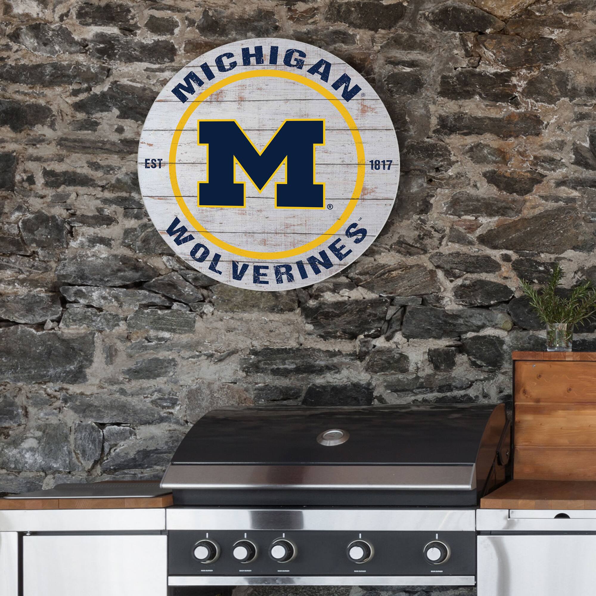 MICHIGAN  
EST 1817  
WOLVERINES