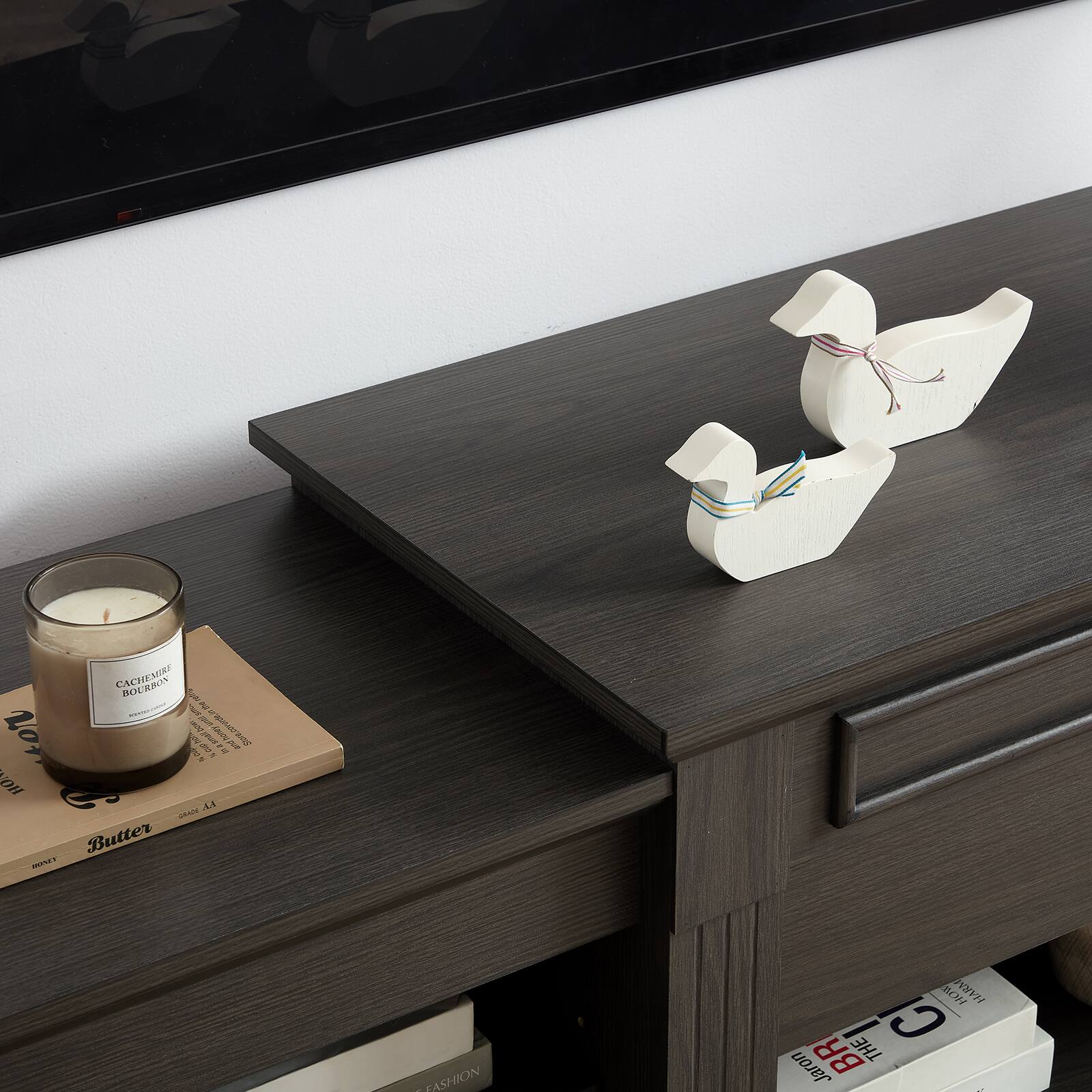 CACHES D'AF BOURBON RU 1 - - 2  
No, - CANE  
m A WSS ranrs . W  
AA -n Butter  
I EASHION BOT Y THE C Jaron BR