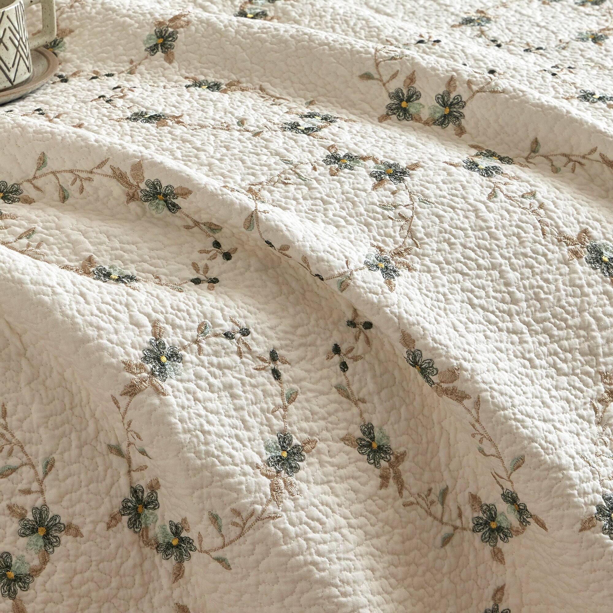 Alt View 3. MarCielo - Marcielo 3 Pieces Soft Cream Cotton Quilt Bedspread Set European Cottage Style - White.