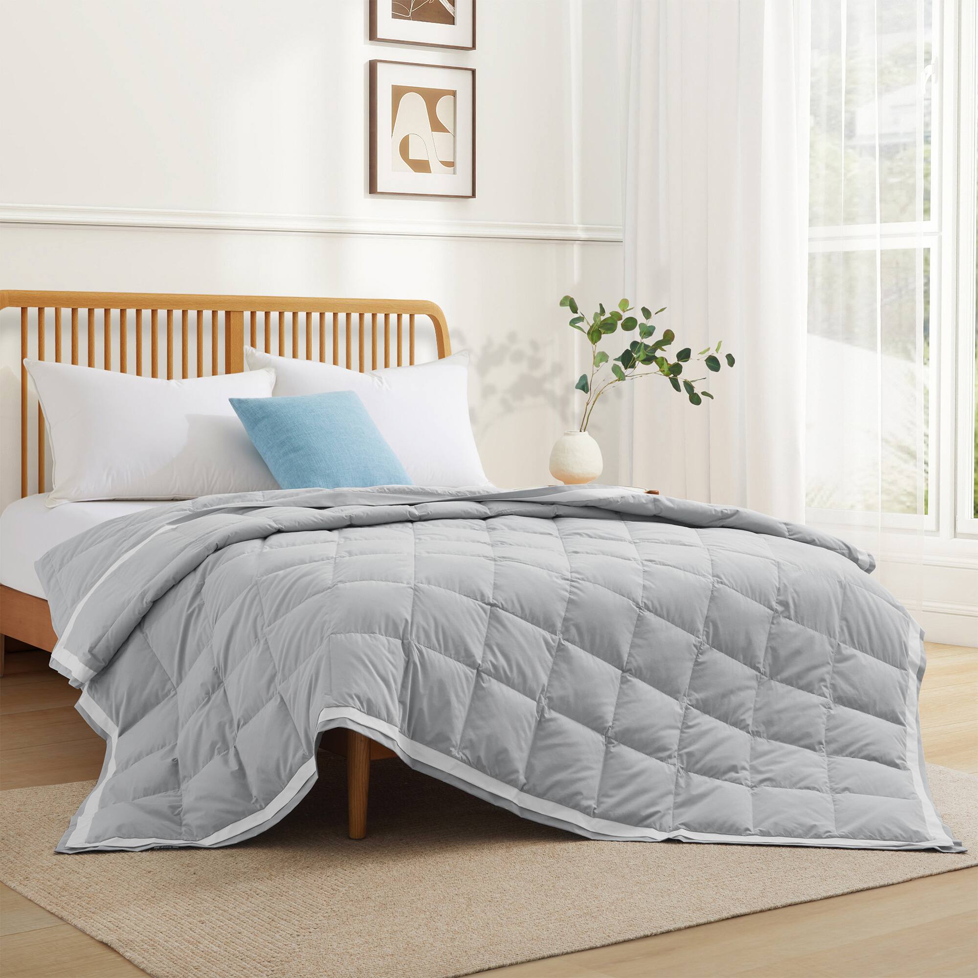 Angle. Puredown - Puredown Luxurious Lightweight Cooling Down Blanket Summer Breathable Comforter for Hot Sleeper, Gray, 106" x 90" - Gray.