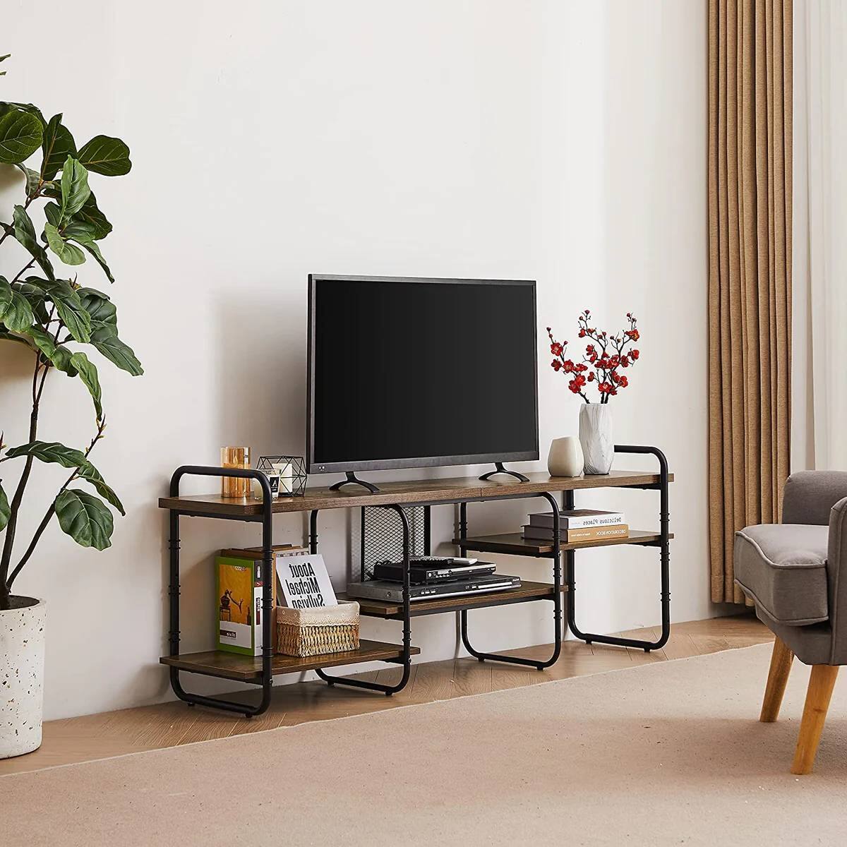 The text in the image is "HAN sece ADOUT Michael Sullivan." It appears to be a misspelling or a typographical error. The corrected text should be "HAN sece ABOUT Michael Sullivan."