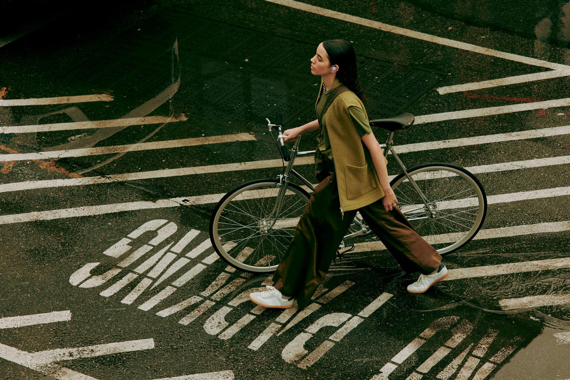 Alt View 17. Bose - QuietComfort True Wireless Noise Cancelling In-Ear Earbuds - Chilled Lilac.