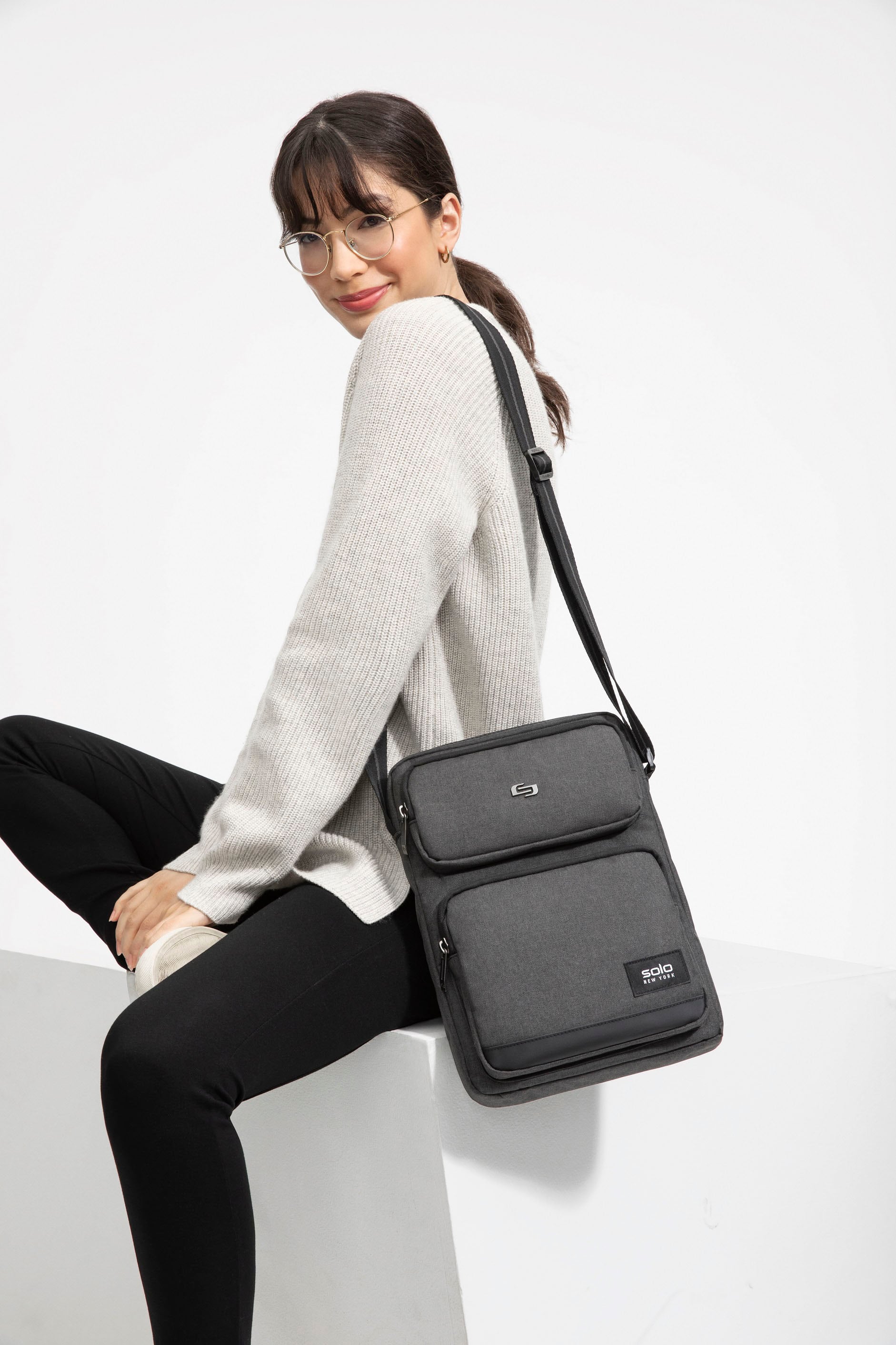 Alt View 20. Solo New York - Ludlow 12.9" Tablet Sling - Gray.