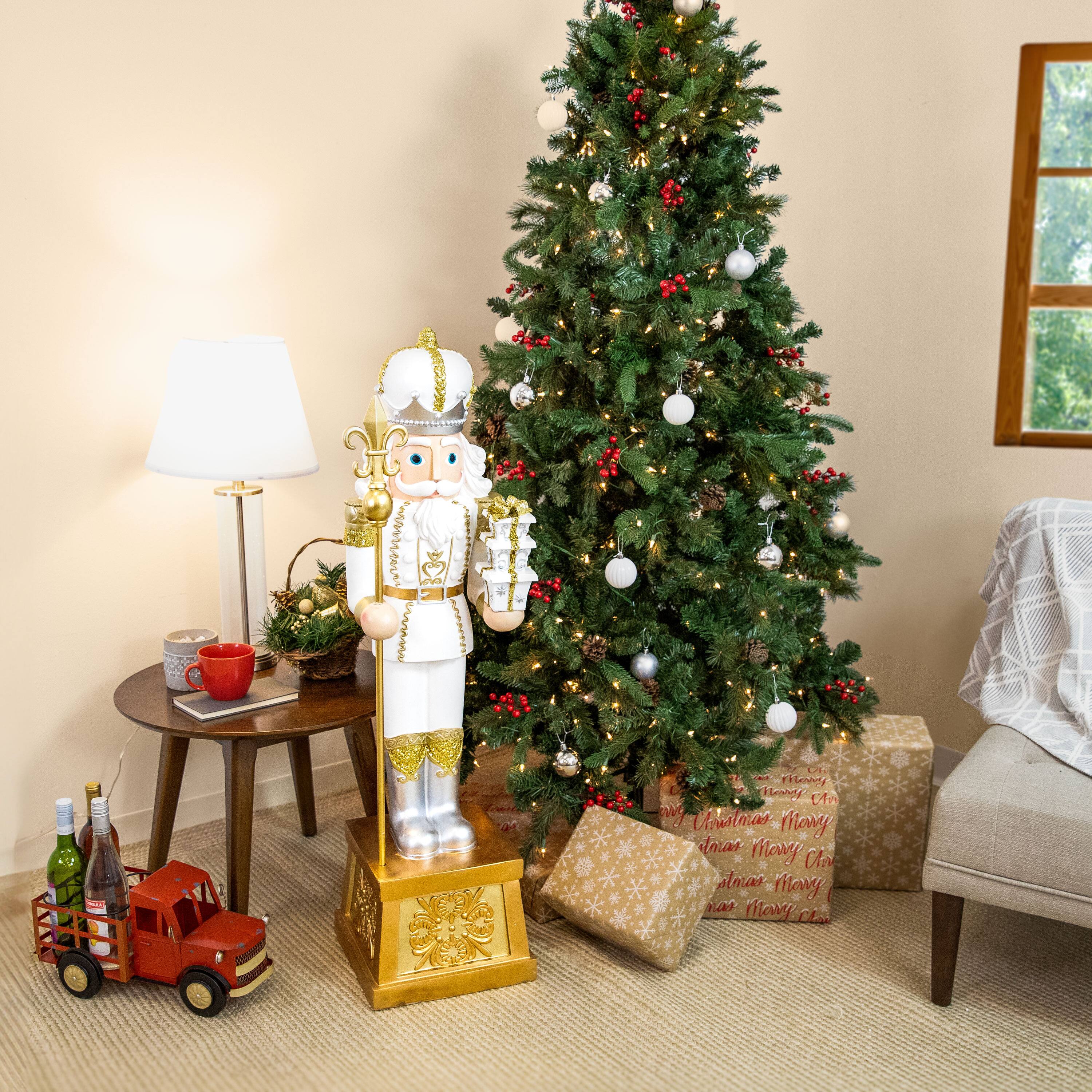 Sure, here is the corrected text:

"Happy Christmas  
Merry Christmas  
Merry Christmas  
Merry Christmas"