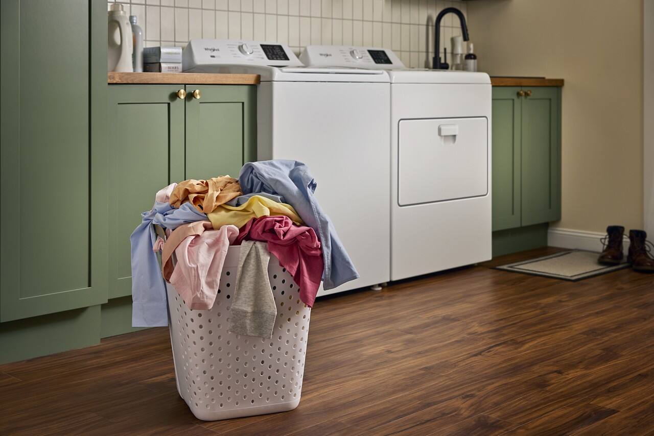 Alt View 11. Whirlpool - 4.3 Cu. Ft. High-Eficiency Top Load Washer with 2-in-1 Removable Agitator and Soft Close Glass Lid - White.