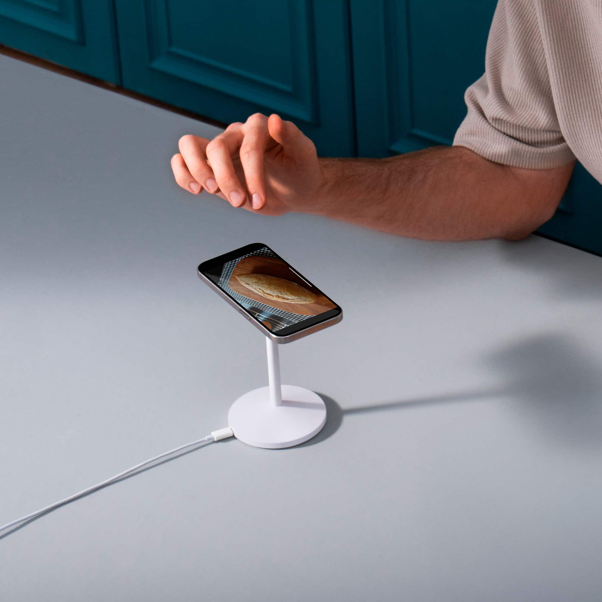 Alt View 4. Anker - MagGo 15W Wireless Stand Charger for iPhone - White.