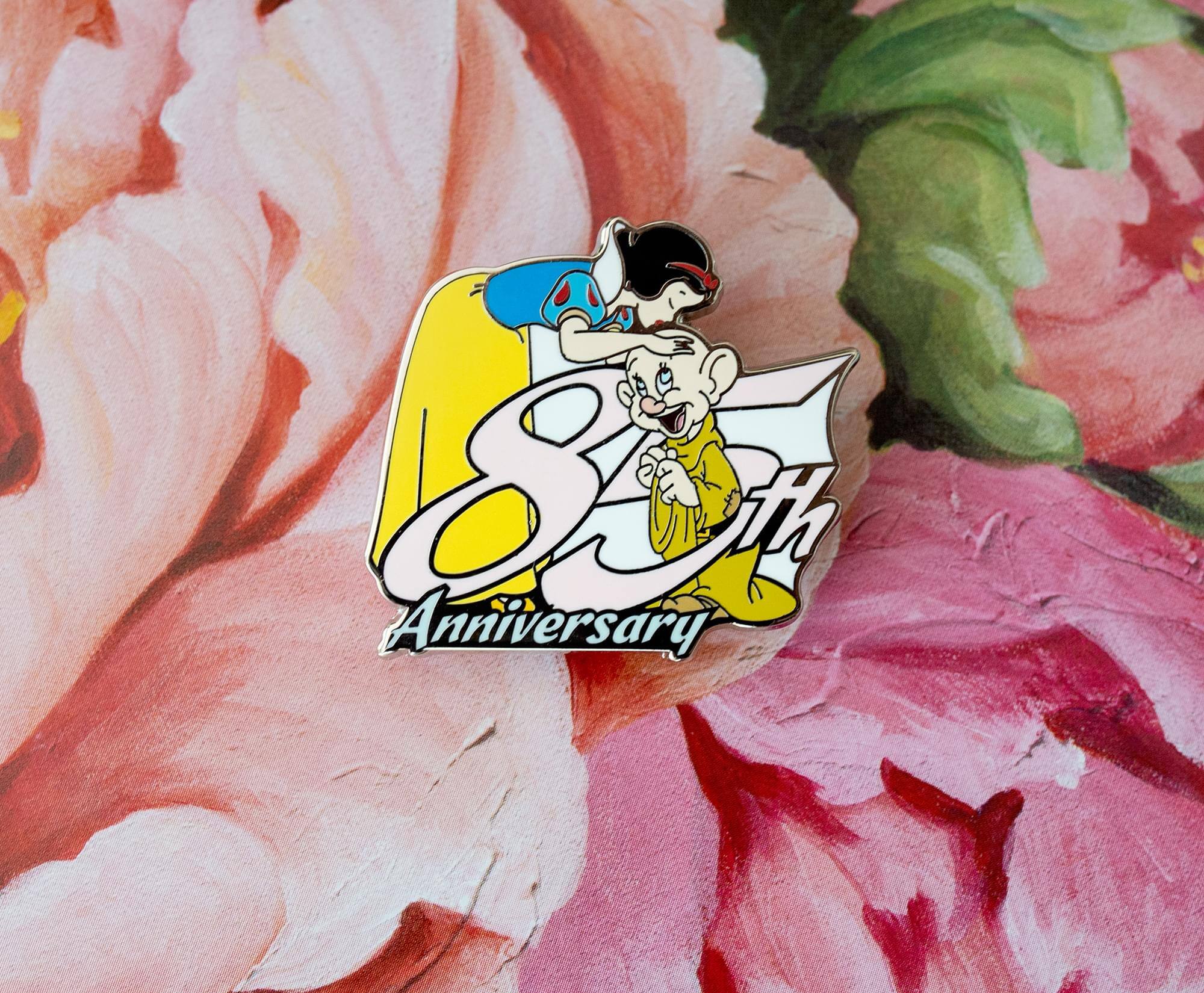 Alt View 4. Disney - Disney Snow White 85th Anniversary Limited Edition Enamel Pin | SDCC Exclusive - Black.