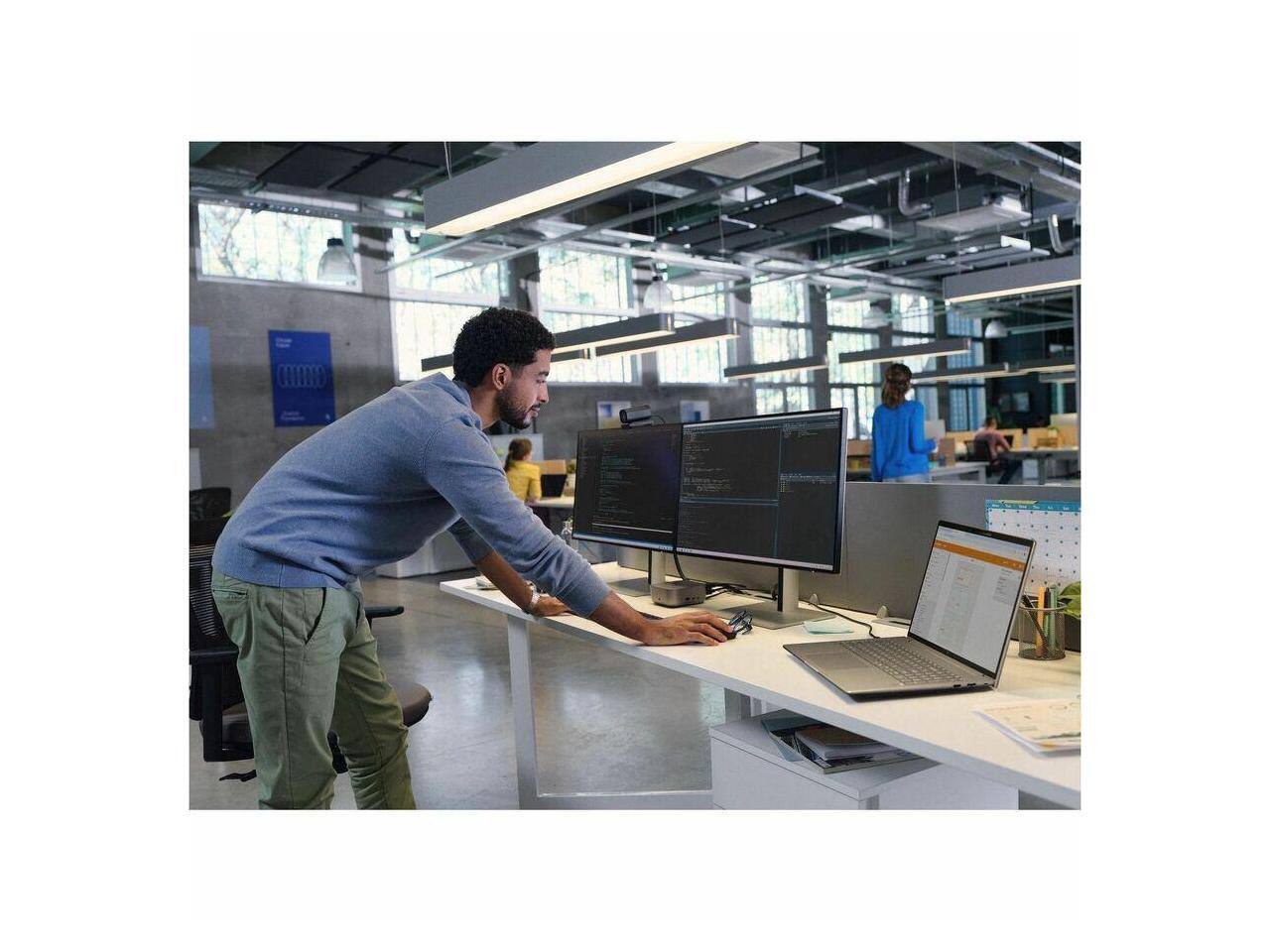 Alt View 1. HP - HP ZBook X G1i 16" - Intel Core Ultra 7 255HX - 32 GB - 512 GB SSD - RTX Pro 500 - Windows 11 Pro - C3BE3UT#ABA - Silver.