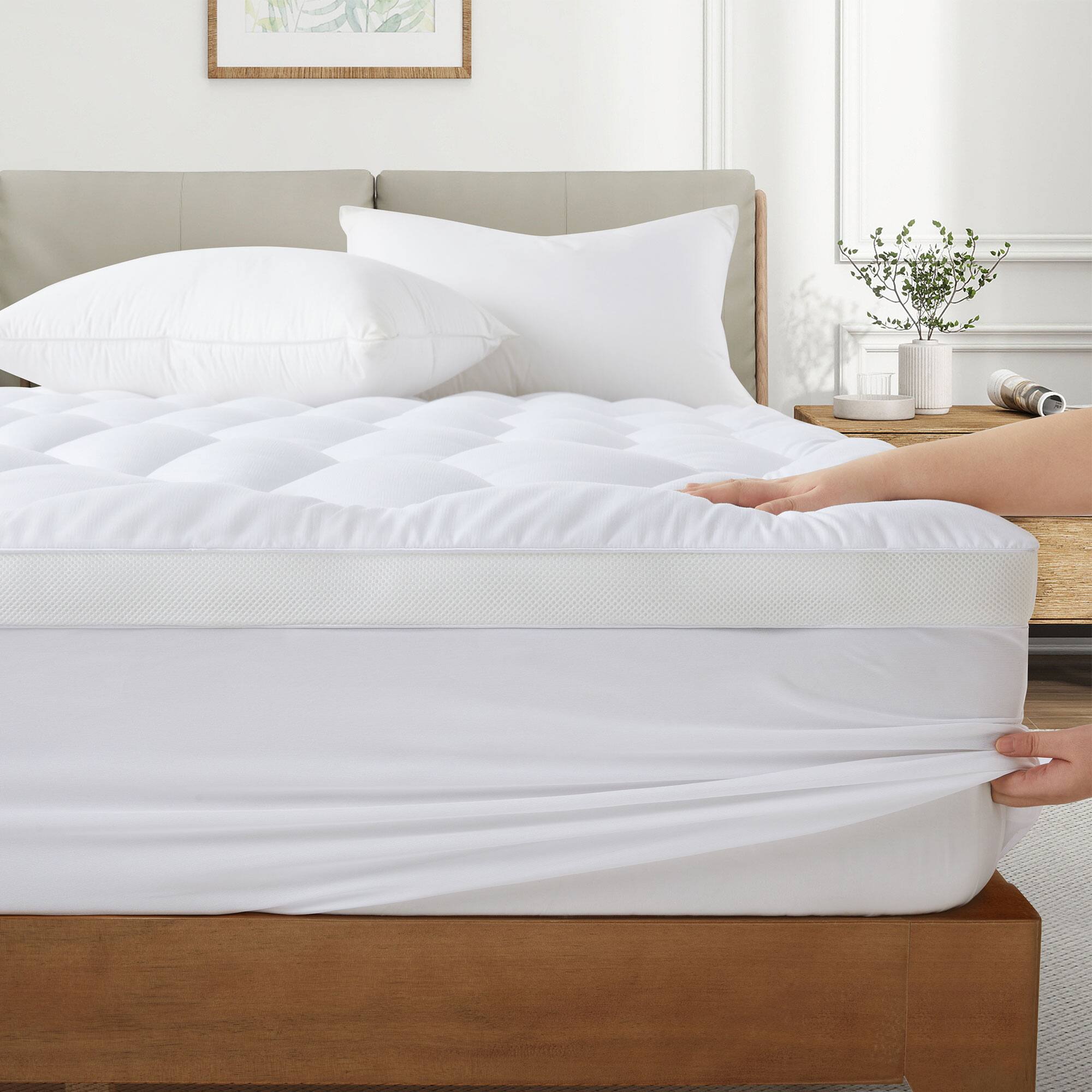 Angle. Peace Nest - Peace Nest 3-inch Soft Fitted Quilted Foam Mattress Pad with Elastic Deep Pocket, Full - White.