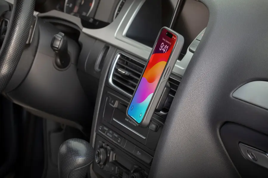 The text on the image reads: "Audi multimedia OPEN".