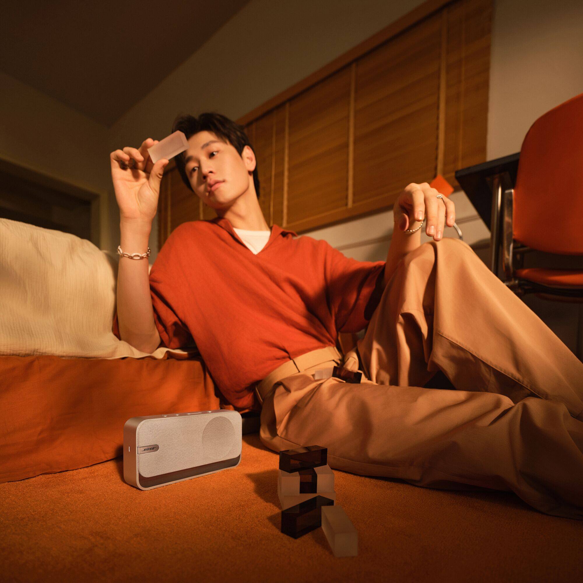 Alt View 5. Bose - SoundLink Home Portable Bluetooth Speaker - Light Silver.