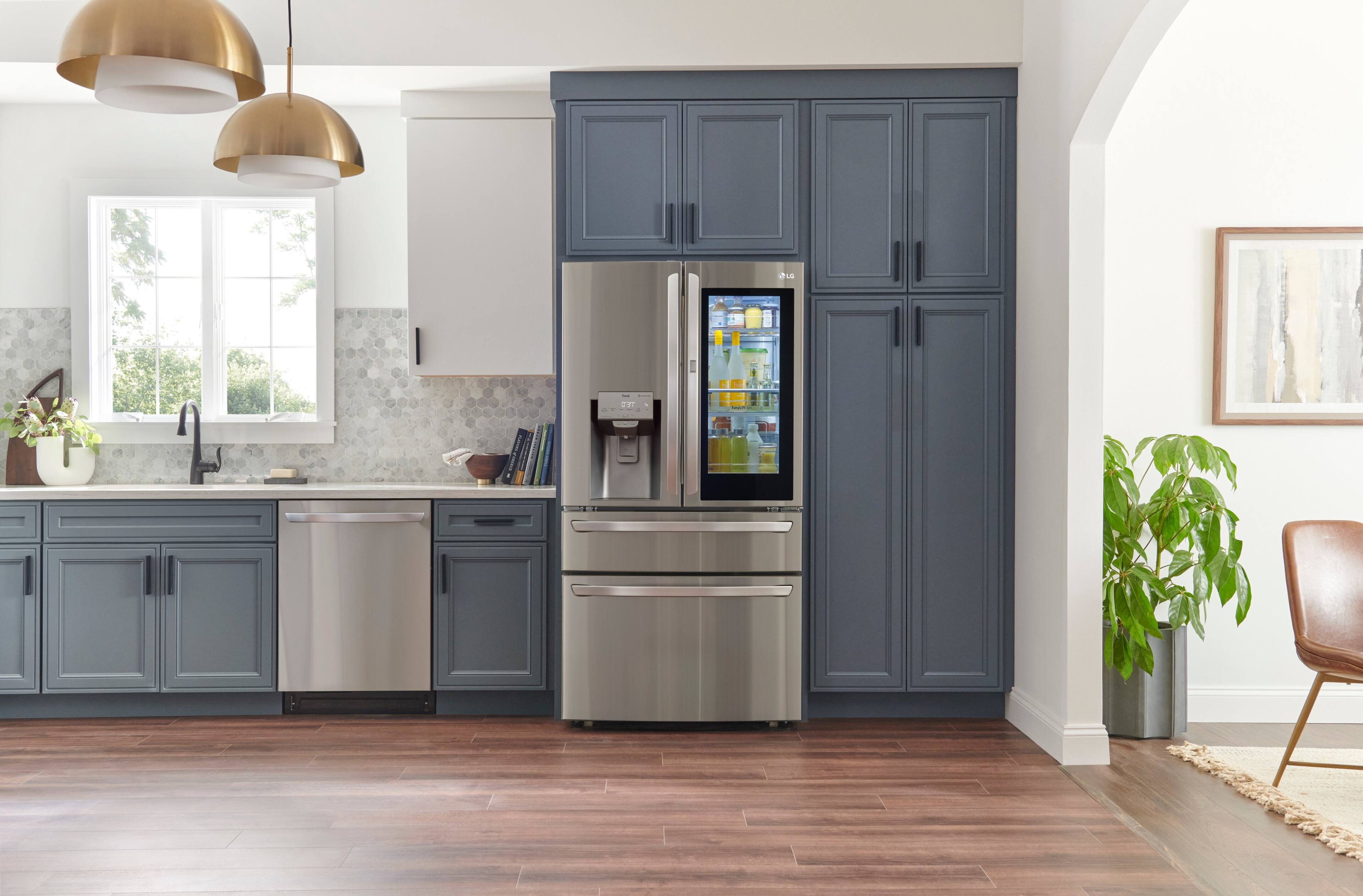 Alt View 39. LG - 29.5 Cu. Ft. 4-Door French Door-in-Door Smart Refrigerator with Craft Ice - PrintProof Stainless Steel.