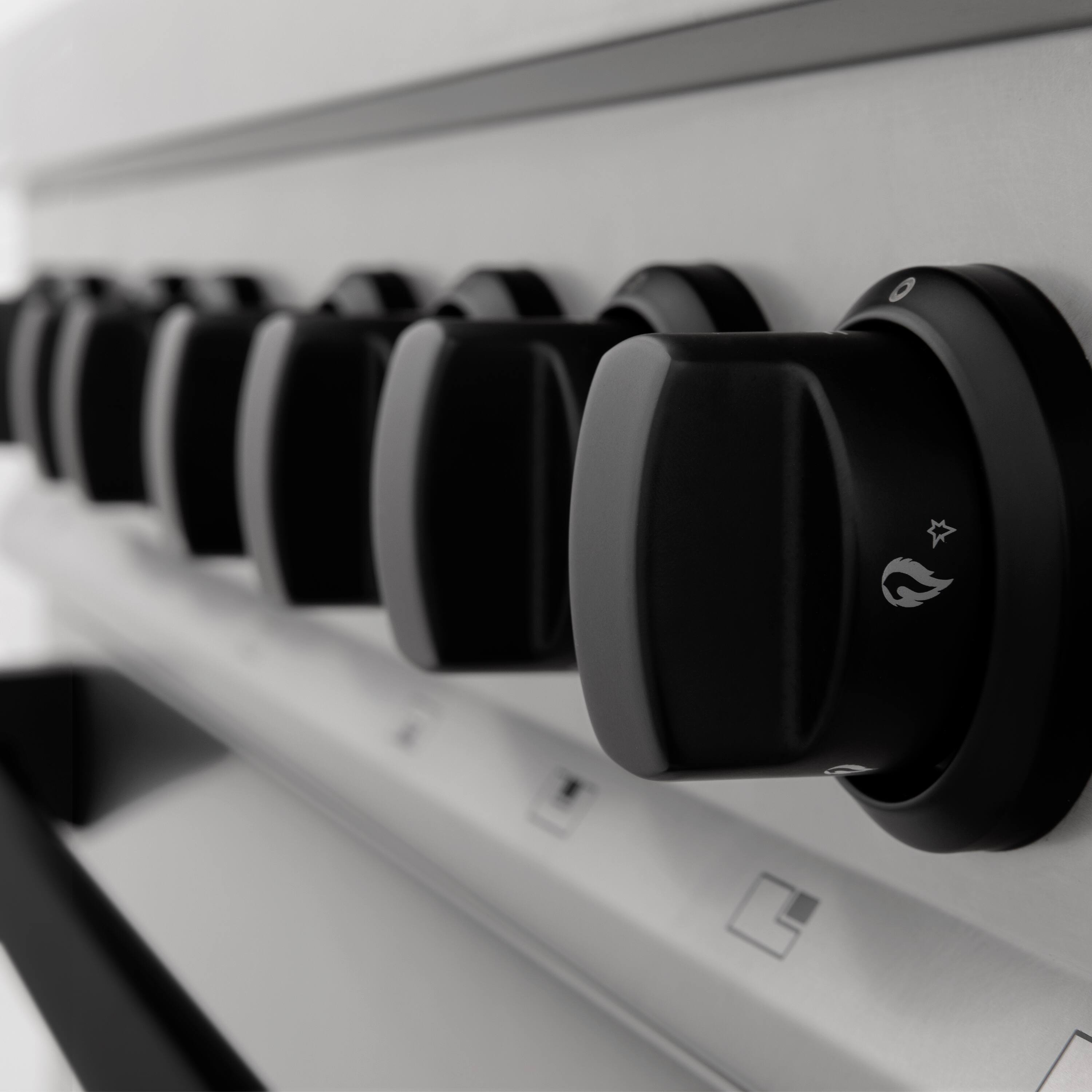 Alt View 4. ZLINE - Autograph 30" Legacy Dual Fuel Range w/ 4 Burners & Matte Black Accents (RAZ-30-MB) - Stainless Steel/Matte Black Accents.