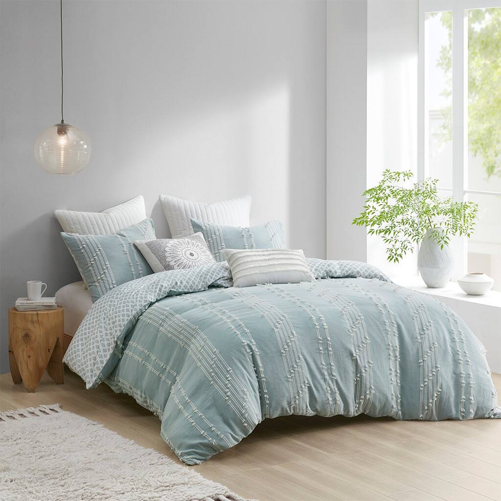 Alt View 1. Gracie Mills - Gracie Mills Trujillo 3-Piece Embroidered Stripes Cotton Jacquard Duvet Cover Set - Aqua.