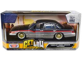 Motormax - 1993-1997 Ford Crown Victoria Lowrider with Red Stripes "Get Low" Series 1/24 - Black Metallic And Silver