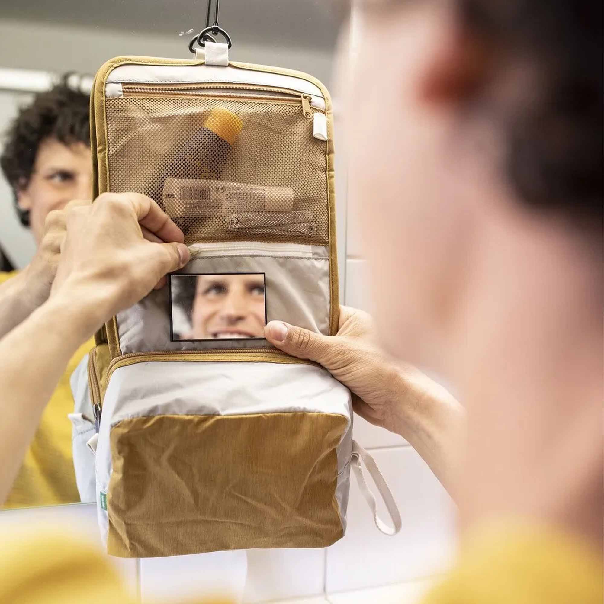 Alt View 3. VAUDE - Vaude Toiletry Bag L - Peanut Butter - Peanut Butter.