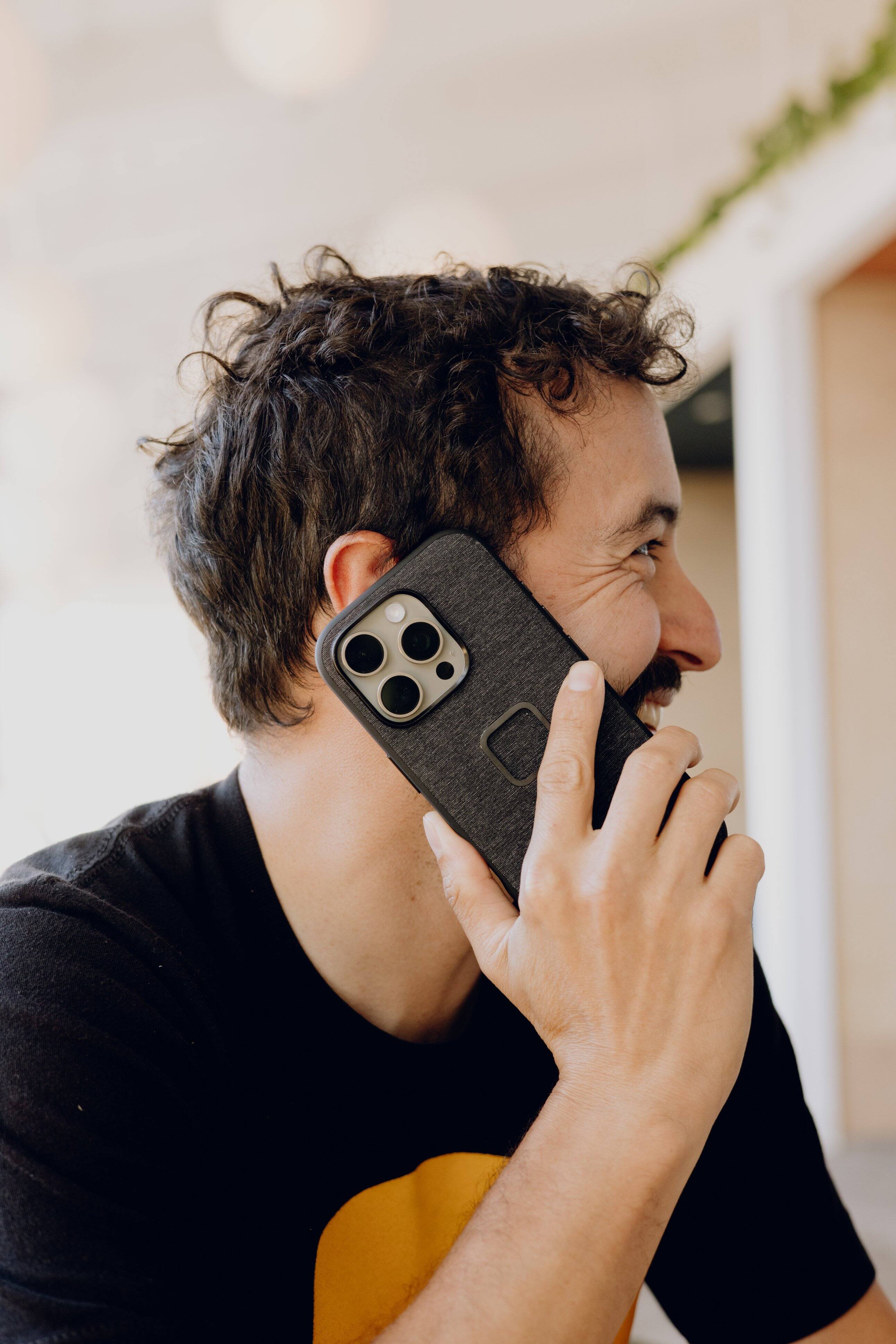 Alt View 3. Peak Design - Everyday Fabric Case for iPhone 16 Pro - Charcoal.
