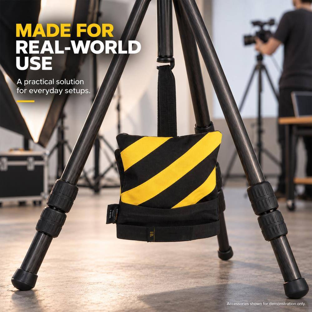 MADE FOR REAL-WORLD USE  
A practical solution for everyday setups.  
Accessories shown for demonstration only.