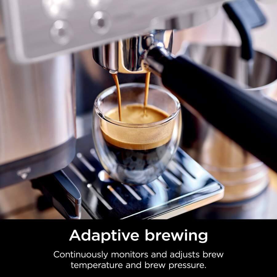 Adaptive brewing  
Continuously monitors and adjusts brew temperature and brew pressure.